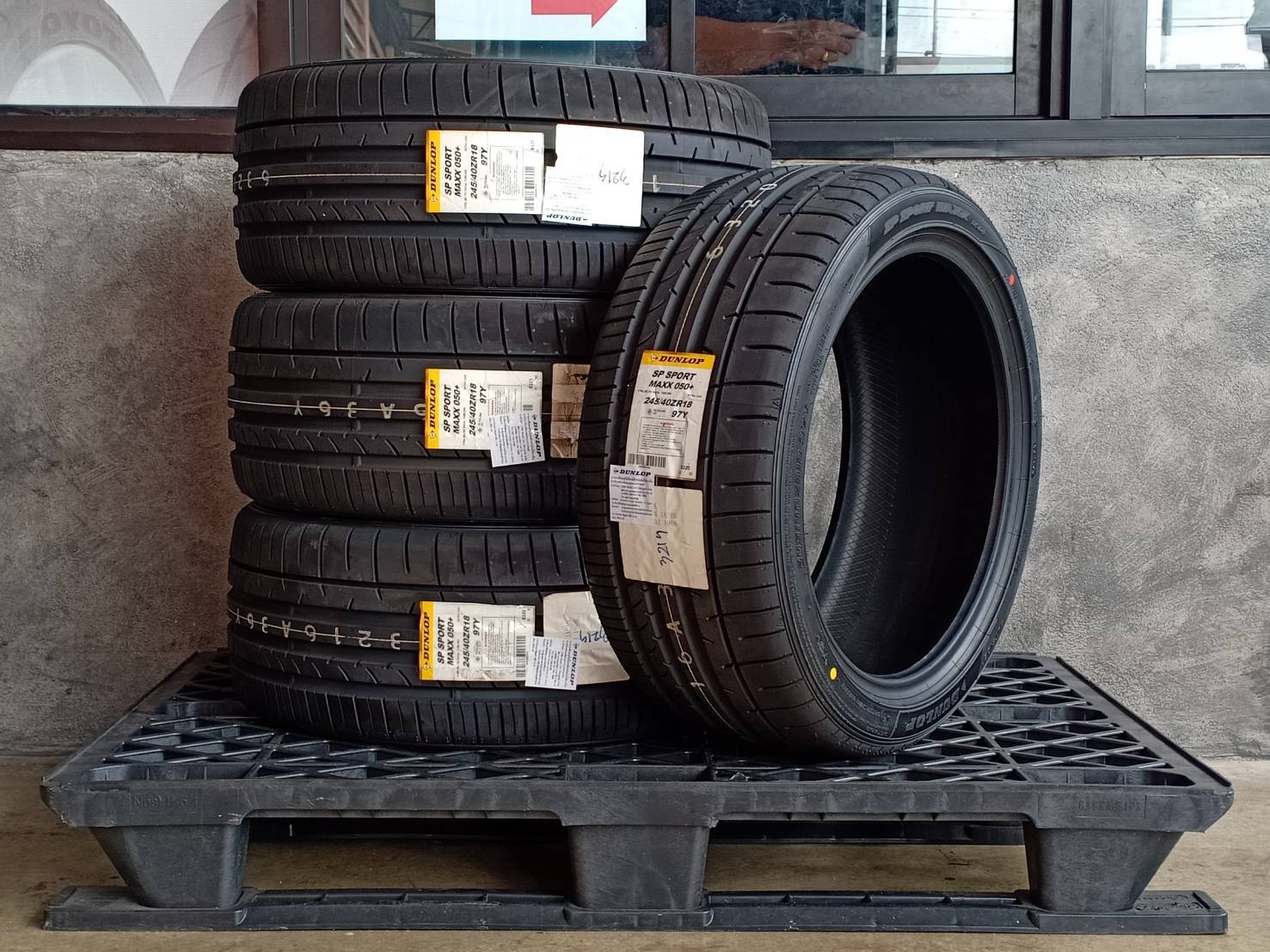 DUNLOP SP SPORT MAXX050PLUS 245/40ZR18