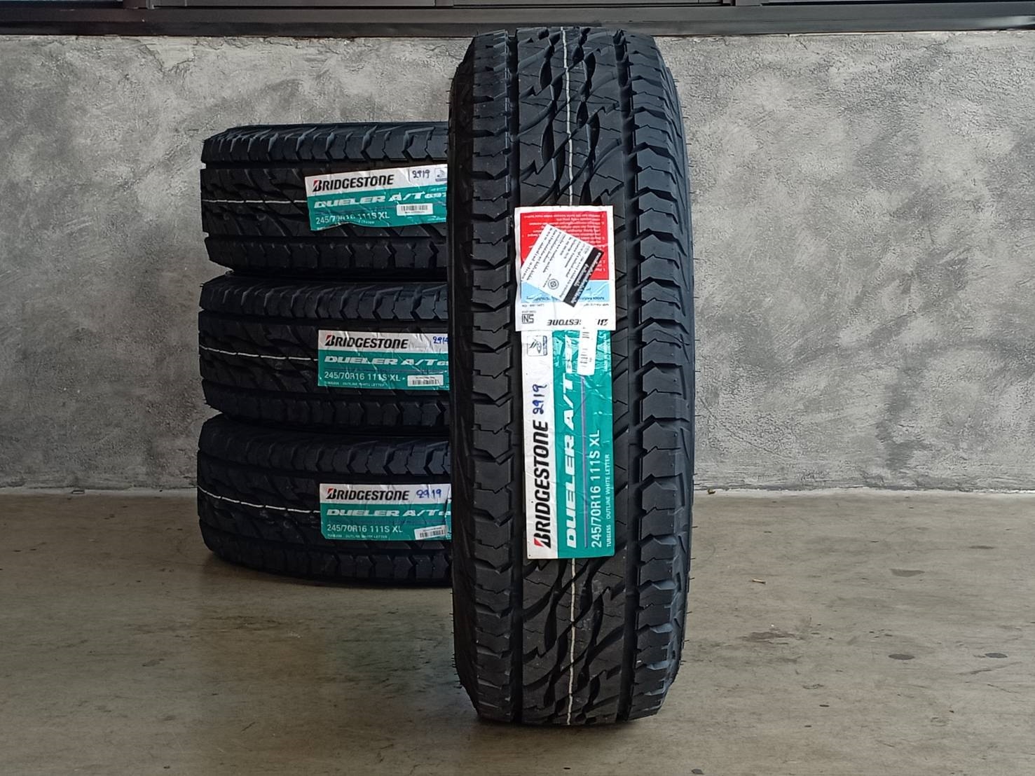 BRIDGESTONE DUELER AT697 245/70-16 ปี19 ราคาพิเศษ