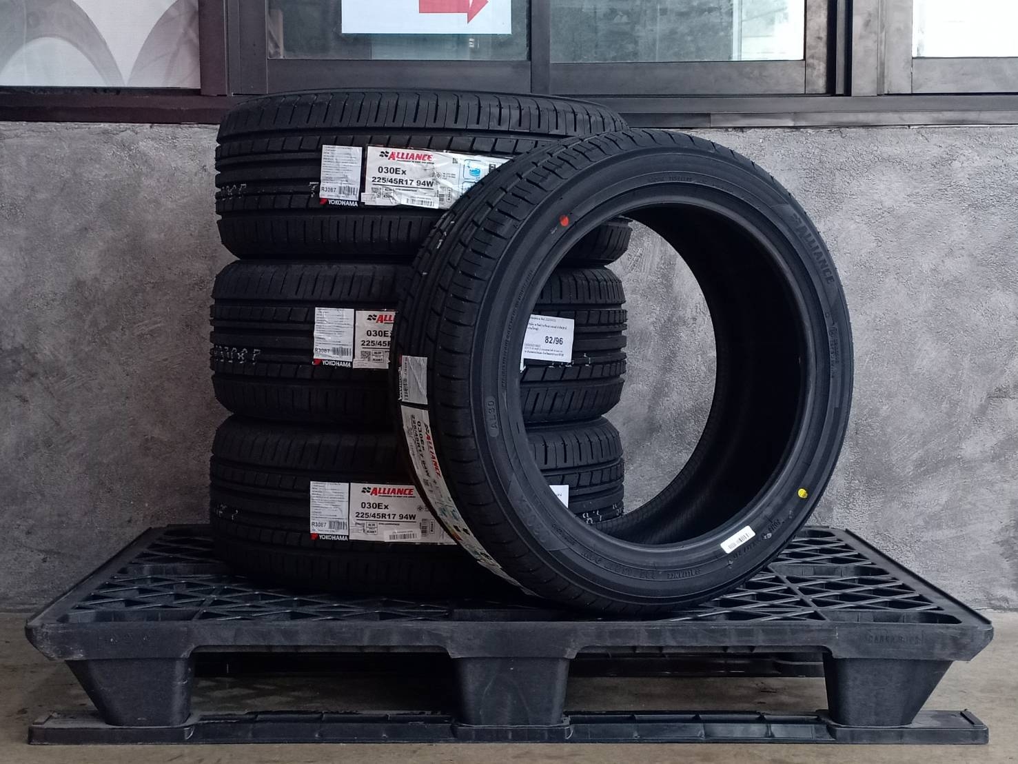 YOKOHAMA ALLIANCE 030EX 225/45R17 94W JAPAN