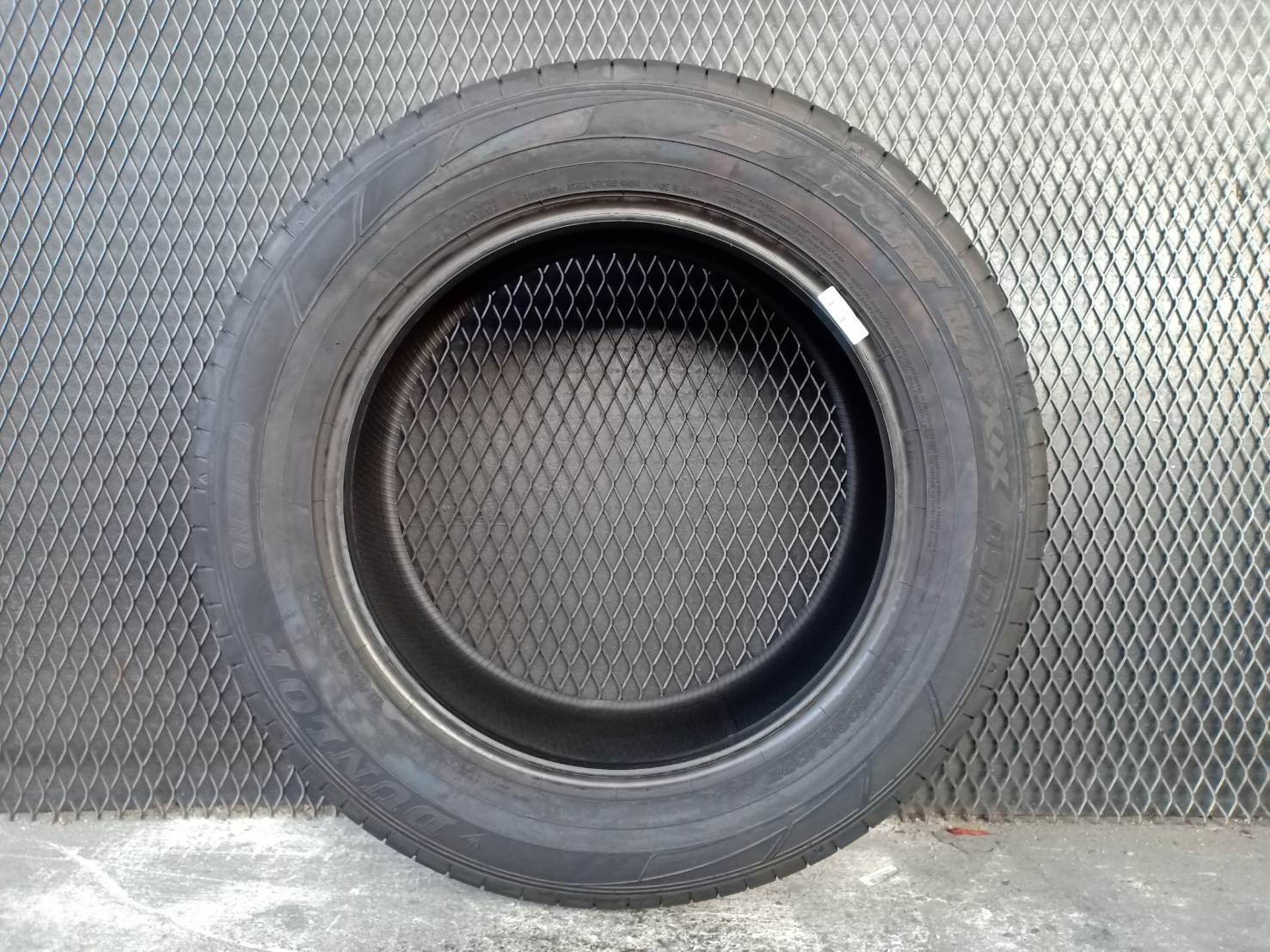 DUNLOP SPMAXX050 PLUS 235/60-18 เส้นละ 6000 ปกติ 7500