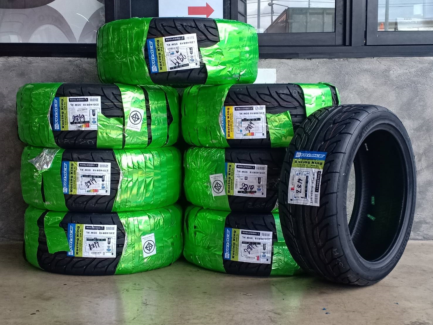 TRI-ACE RACING KING 235/40-18 ปี19 มาใหม่ ราคาพิเศษ