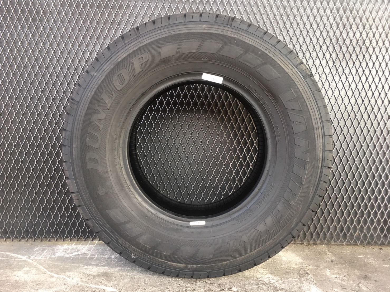 DUNLOP V1 205R14 เส้นละ 2500 ปกติ 3000 ปี19