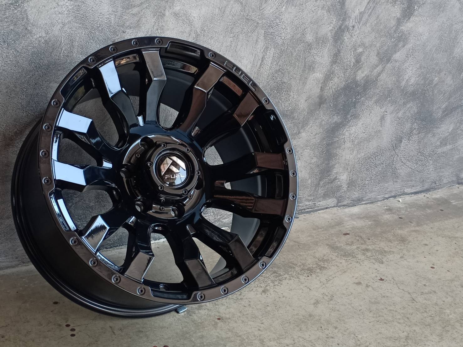 FUEL-BLITZ 18X9 6H139.7 GLOSS BLACK ต้องการส่วนลดราคาพิเศษ กรุณาสอบถาม