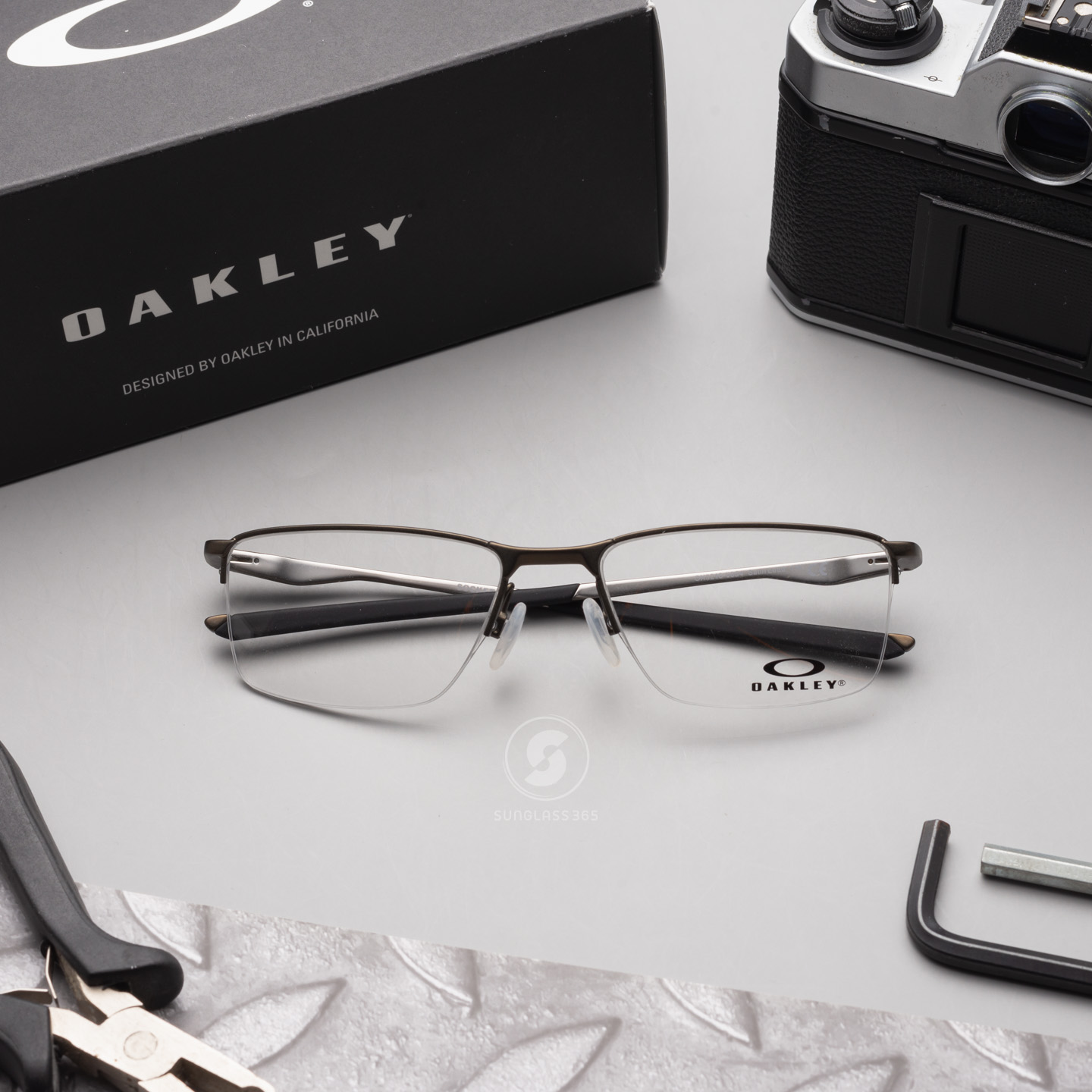 Oakley Socket5.5 OX3218-08 Satin Lead