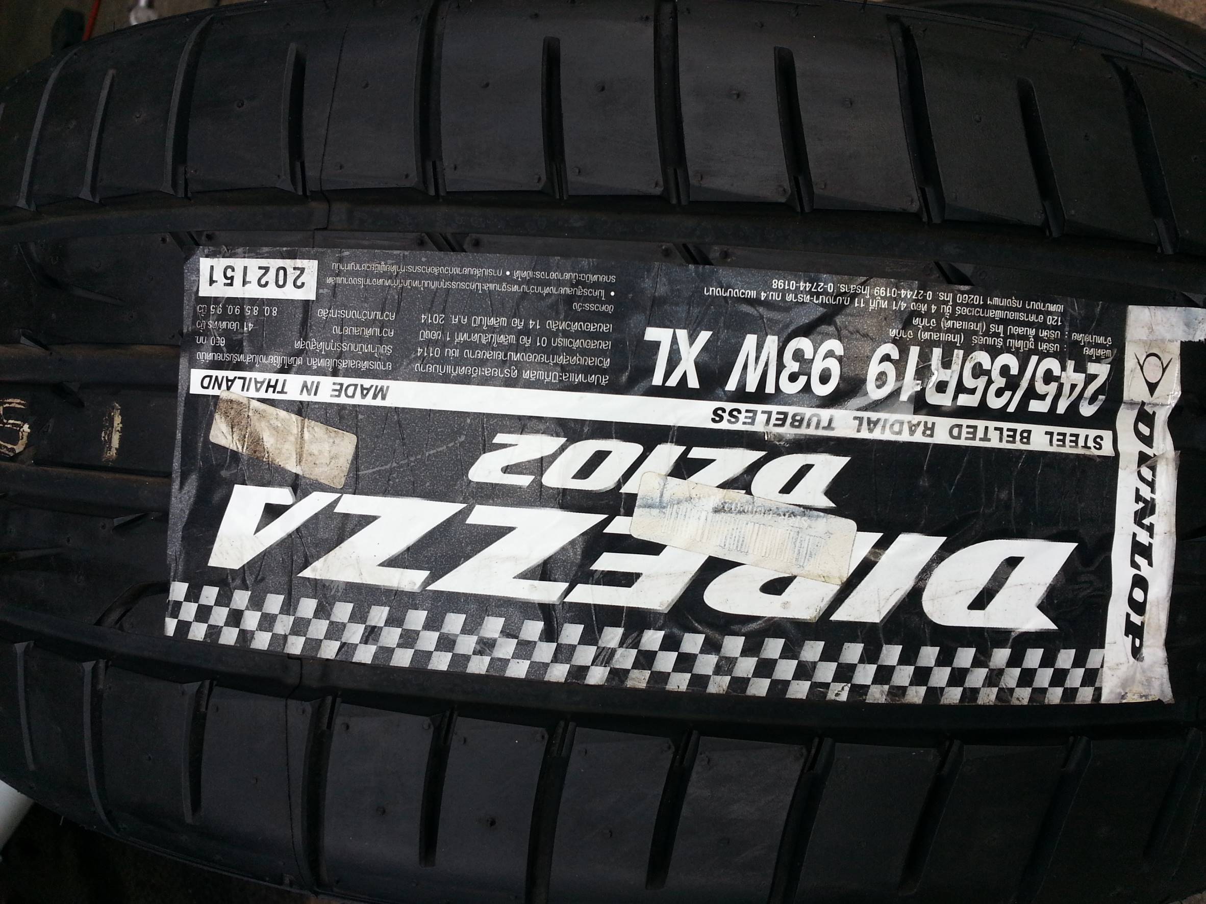 DUNLOP DZ102 245-35-19 ปี14มี 2,900 ปกติ 9500