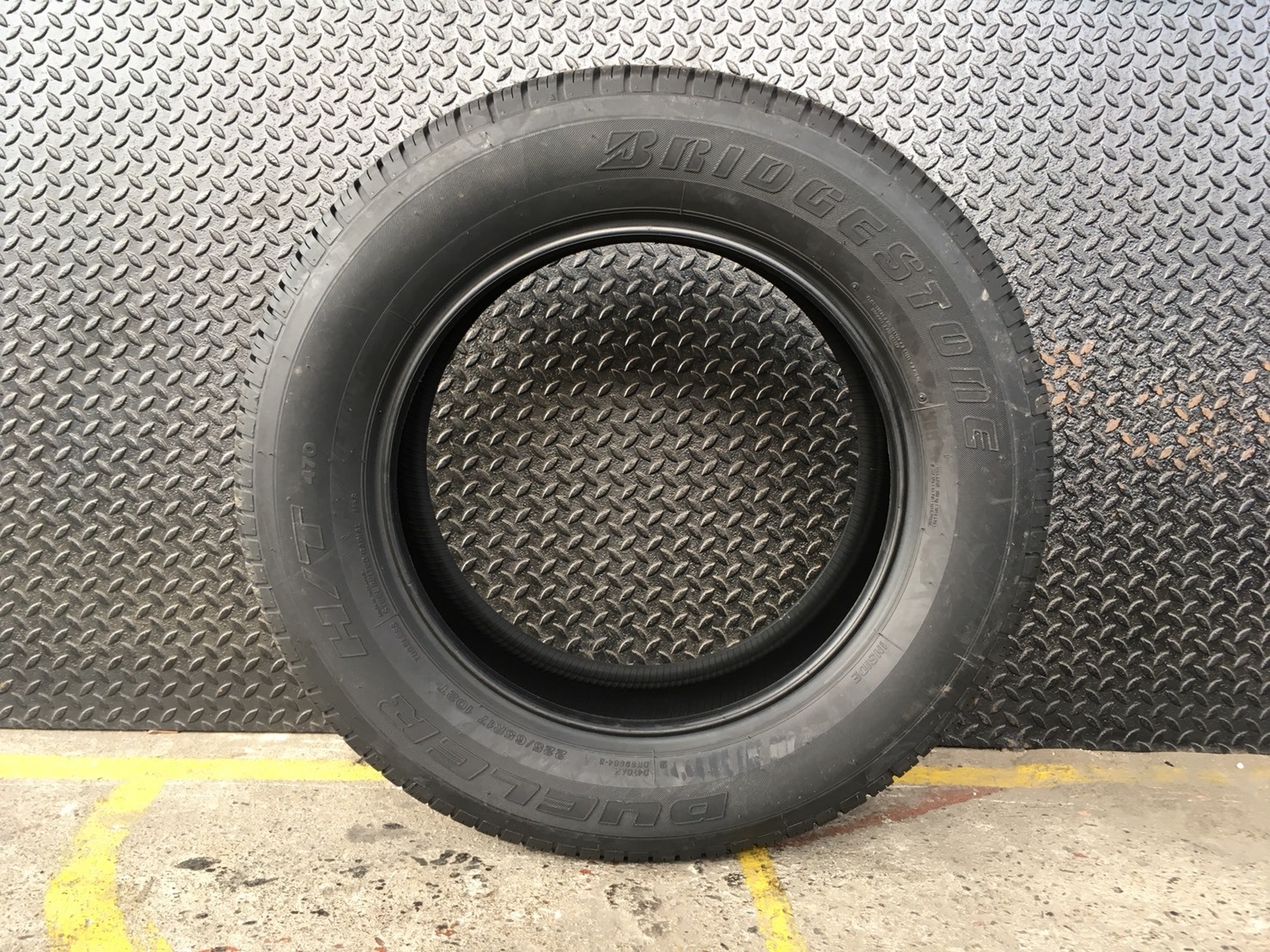 BRIDGESTONE H/T D470 225-65-17 เส้น 3750 ปี17 ปกติ 6500