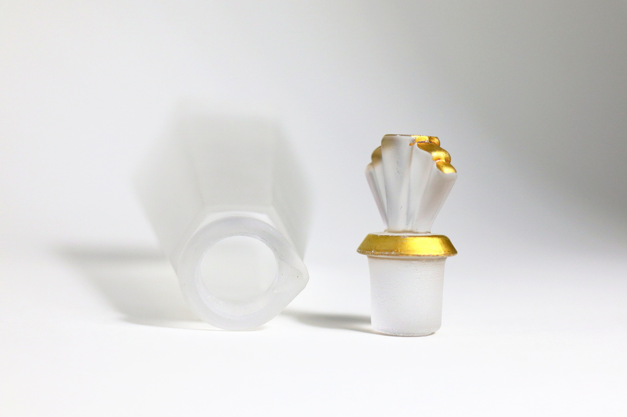 Richfield Tachikichi Inc. TableWare ขวดแก้วขุ่นใส่ซอส พร้อมจุกแก้ว