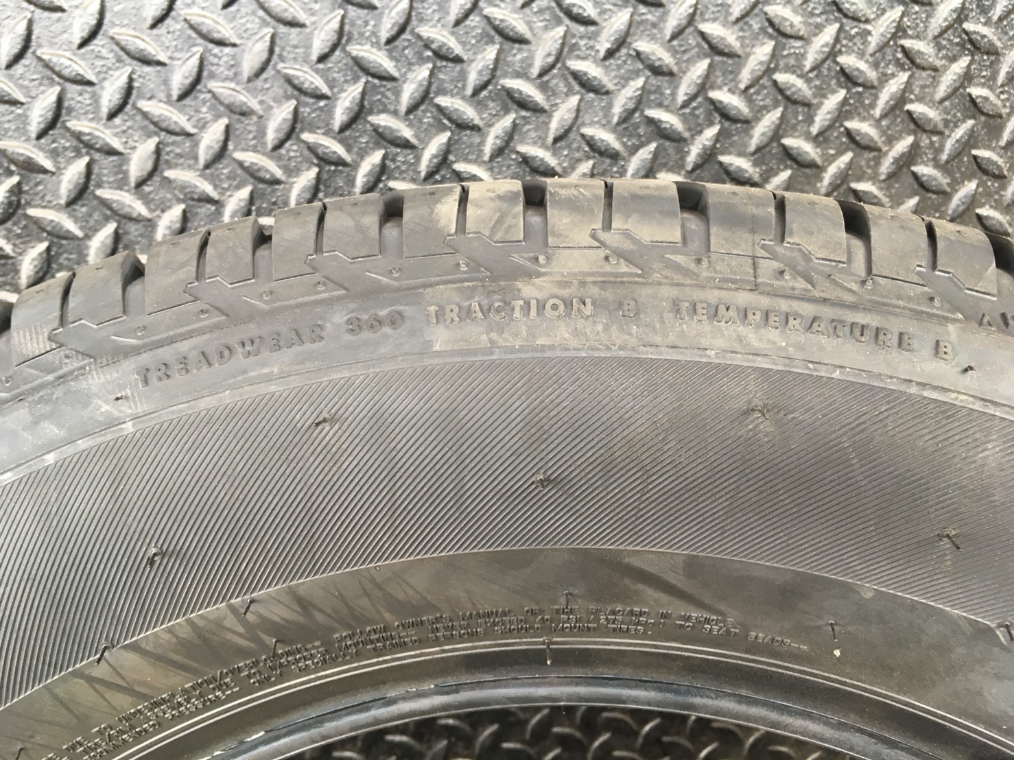 BRIDGESTONE HT684 II 265-60-18 เส้น 5500 ปกติ 8500 ยางใหม่น่ะครับ