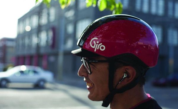 Giro Reverb หมวกจักรยาน สีดำ-แดง