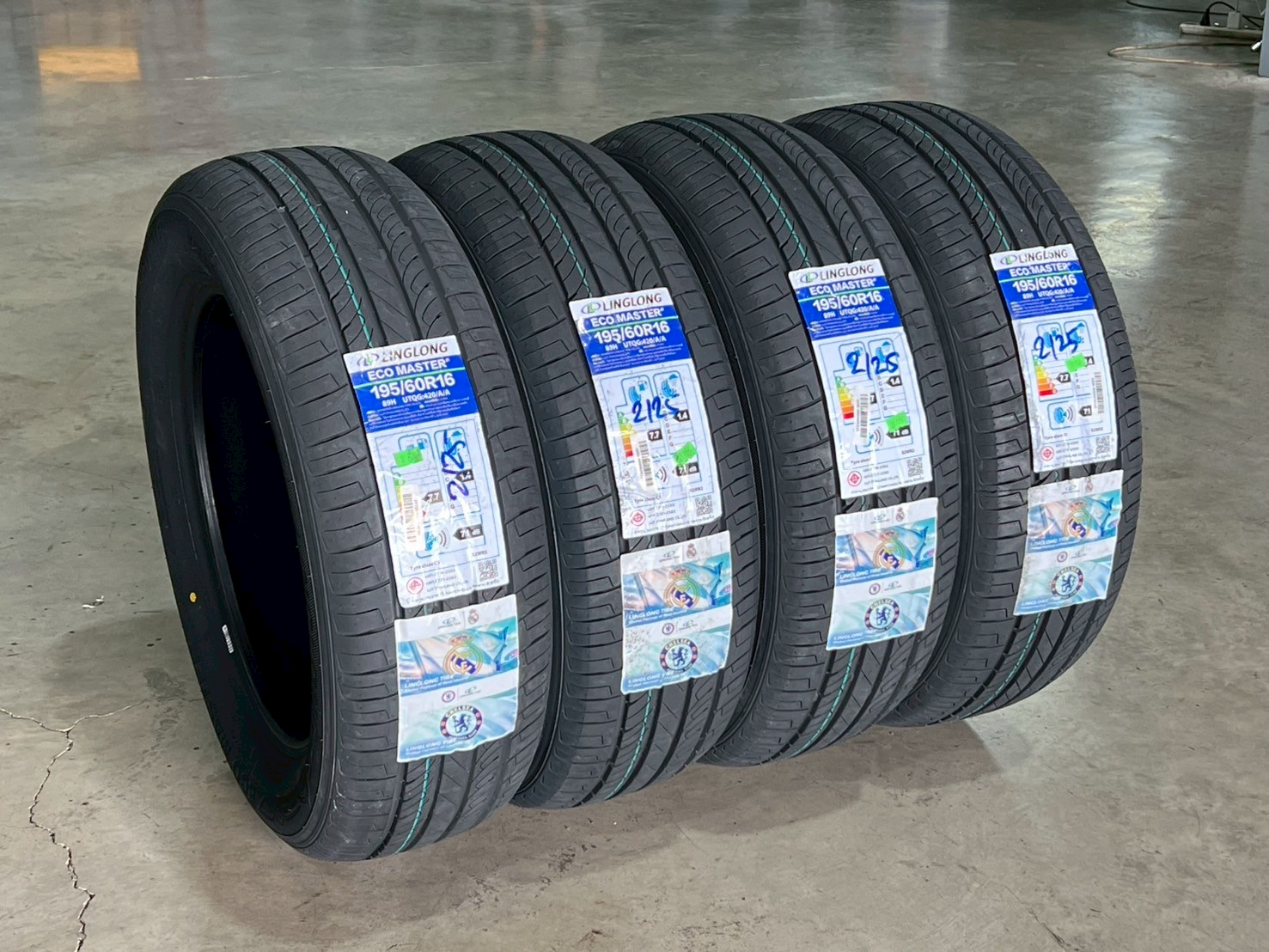 ยางใหม่ขนาด 195/60R16 ราคาถูกๆ มาแล้วครับ