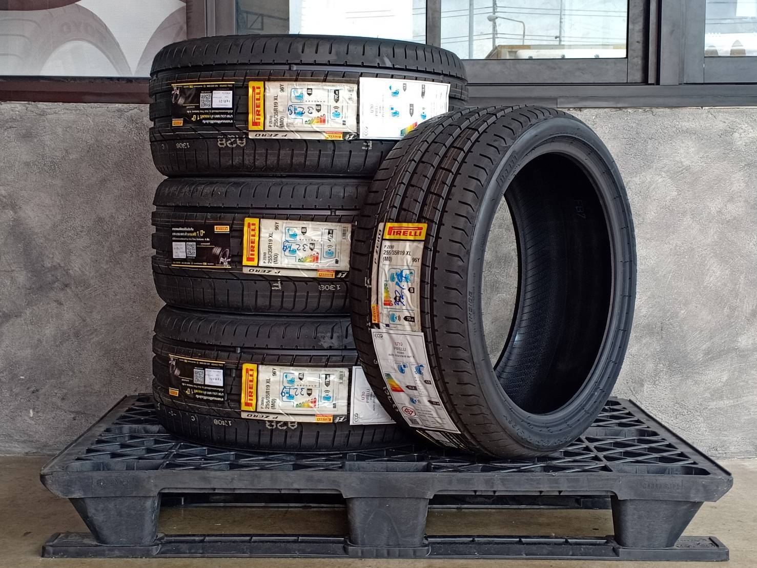 PIRELLI 255/35R19 P ZERO (MO) 96Y MADE IN GERMANY