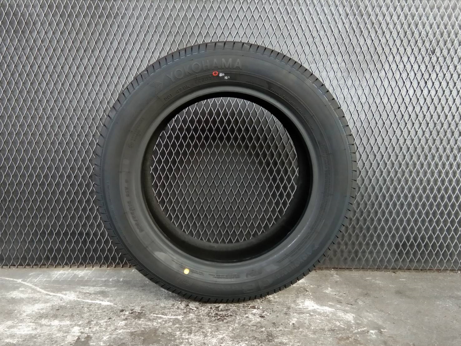 YOKOHAMA E70 205/55-16 เส้น 3250 ปกติ 4000 ปี19