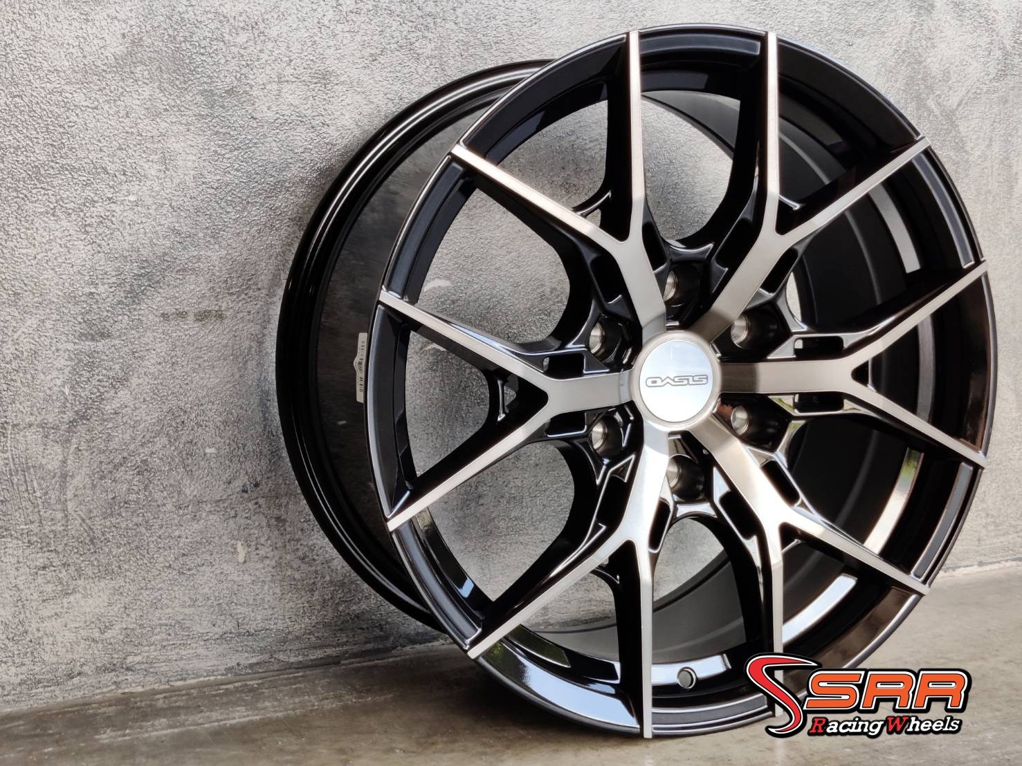 OASIS : OWH6 18X8.5 6X139.7 35 GBFP BC (หน้าเงาร่องดำ)