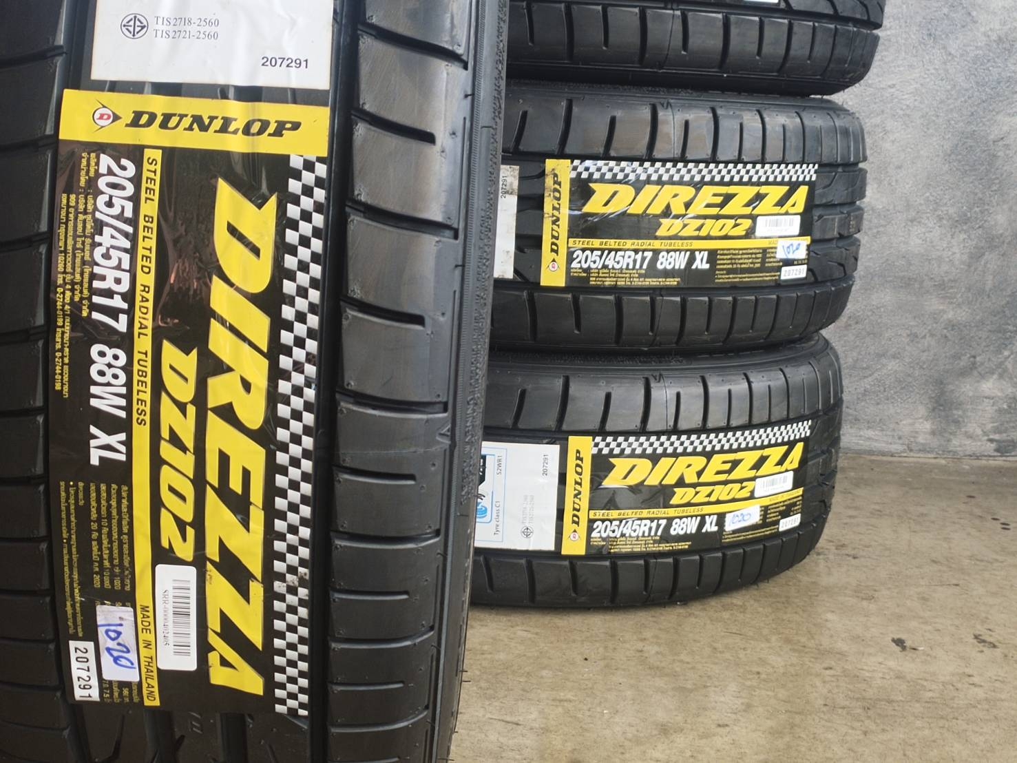 DUNLOP 205/45R17 DIREZZA DZ102 88W XL Y:1020 THAILAND