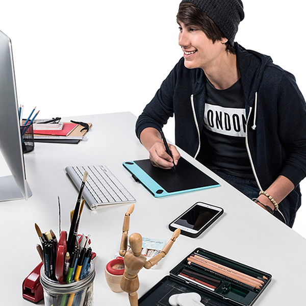 Intuos Art Medium Mint Blue