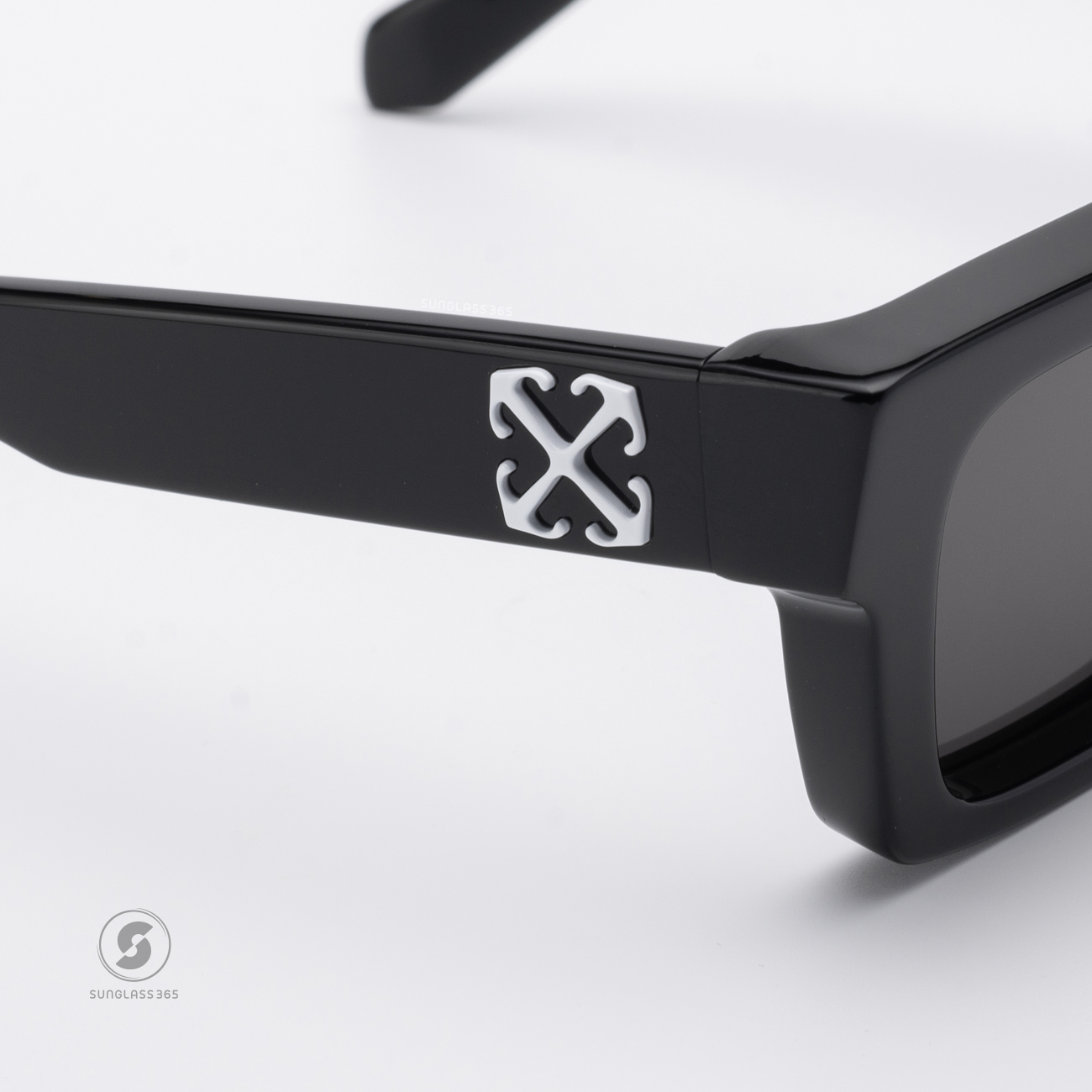 แว่นกันแดด Off-White OERI126L 1007