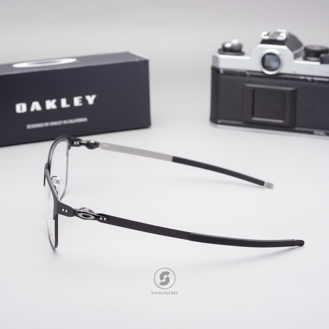 Oakley Seller OX3248-01 Powder Coal