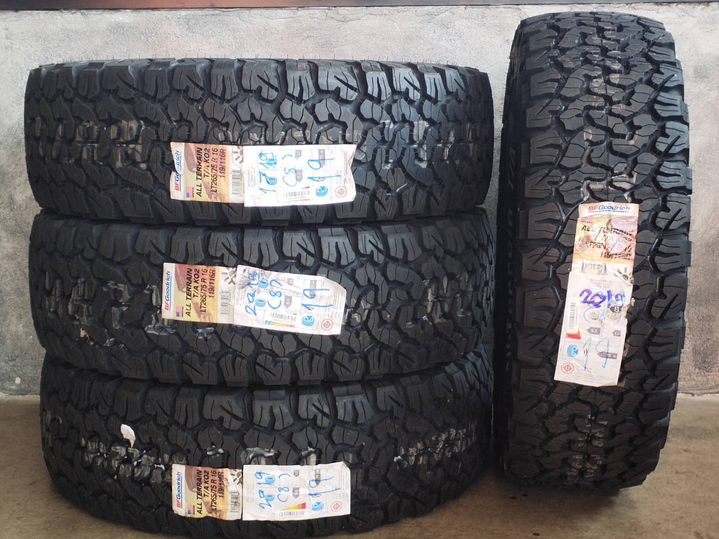 BFGOODRICH ATKO2 265/75R16 119/116R PR8