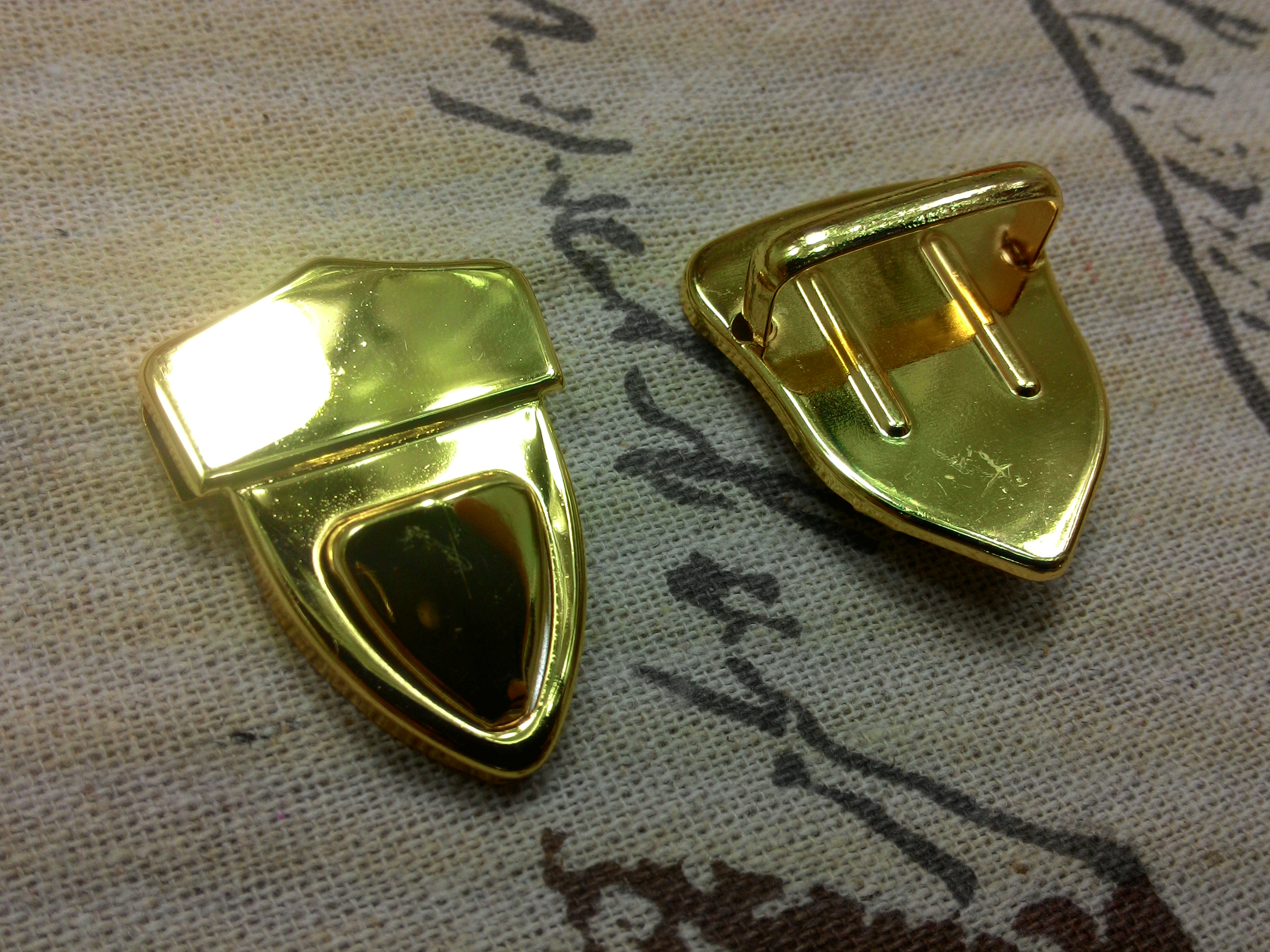 หน้ากระเป๋าจรวด ทอง