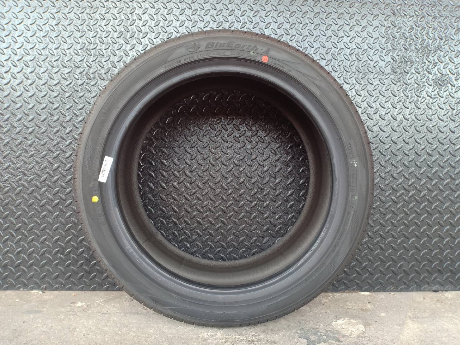 ยางญี่ปุ่น ปี18 ลดราคา YOKOHAMA BLUEARTH-A AE50 215/45-17