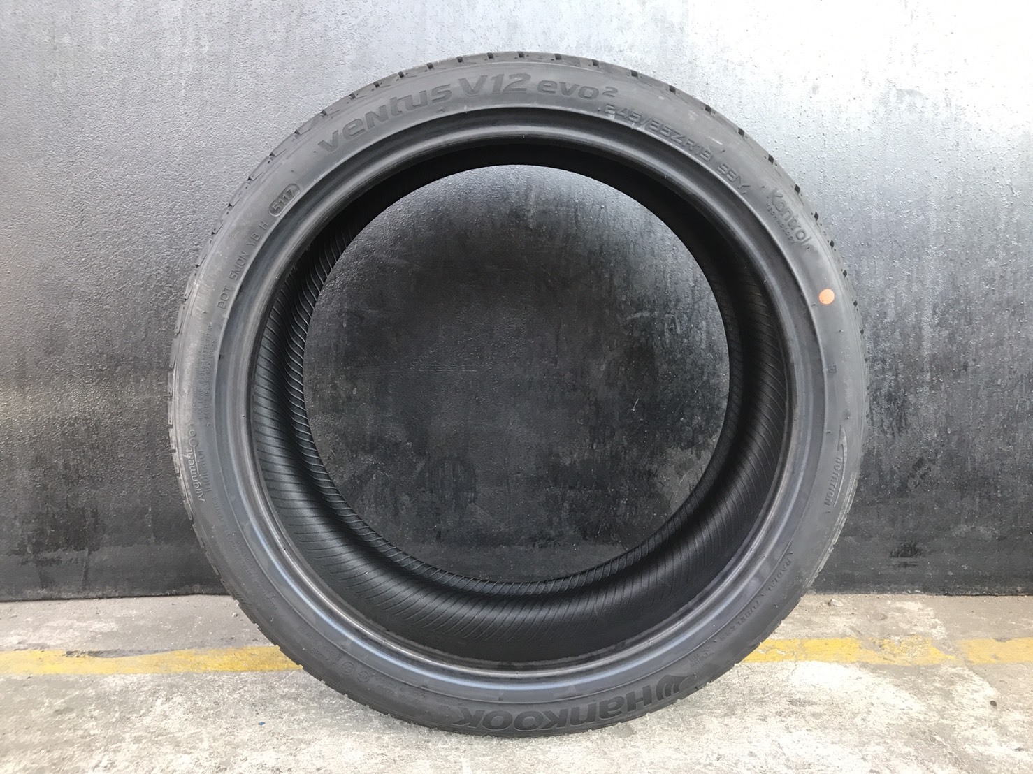 HANKOOK V12 EVO-2 245-35-19 เส้น 5500 ปกติ 7500 ปี 17