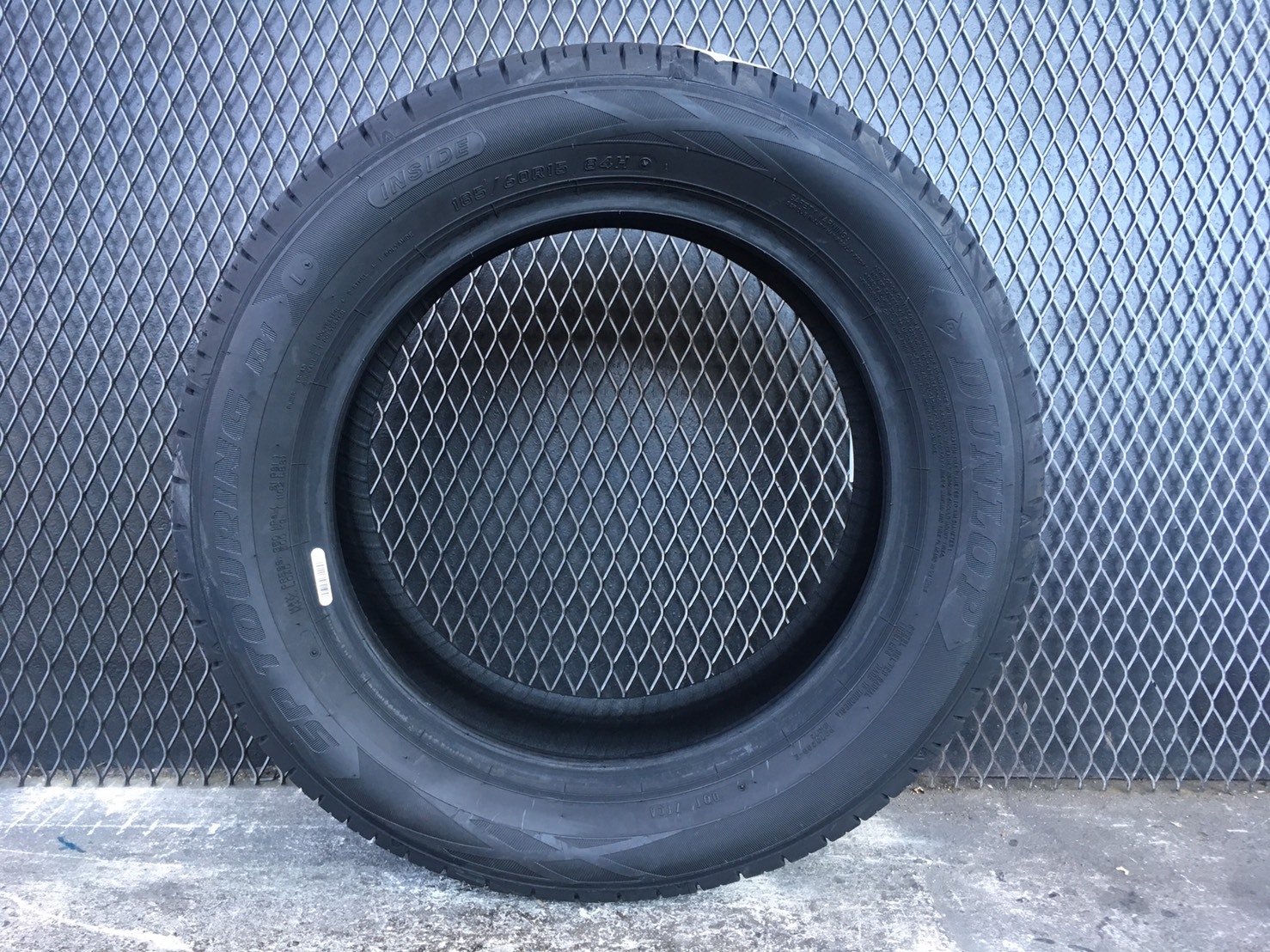 DUNLOP R1 185/60-15 ปี19 ราคาพิเศษ