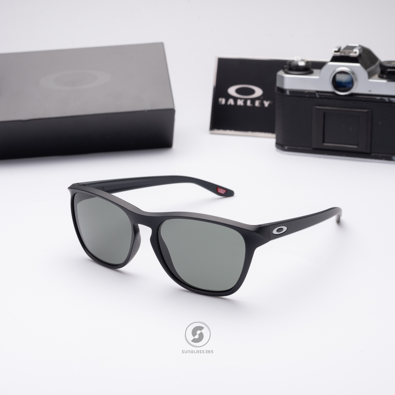 OAKLEY MANORBURN OO9479-01 Matte Black Prizm Grey
