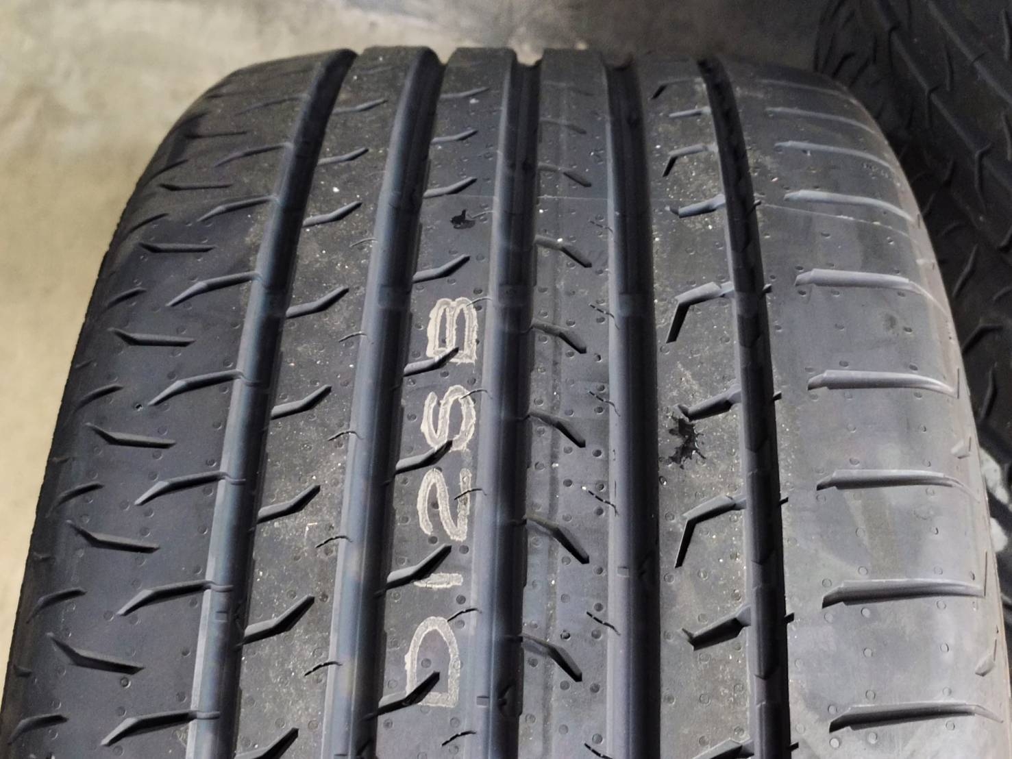 CONTINENTAL MAXCONTAC MC6 275/40R19