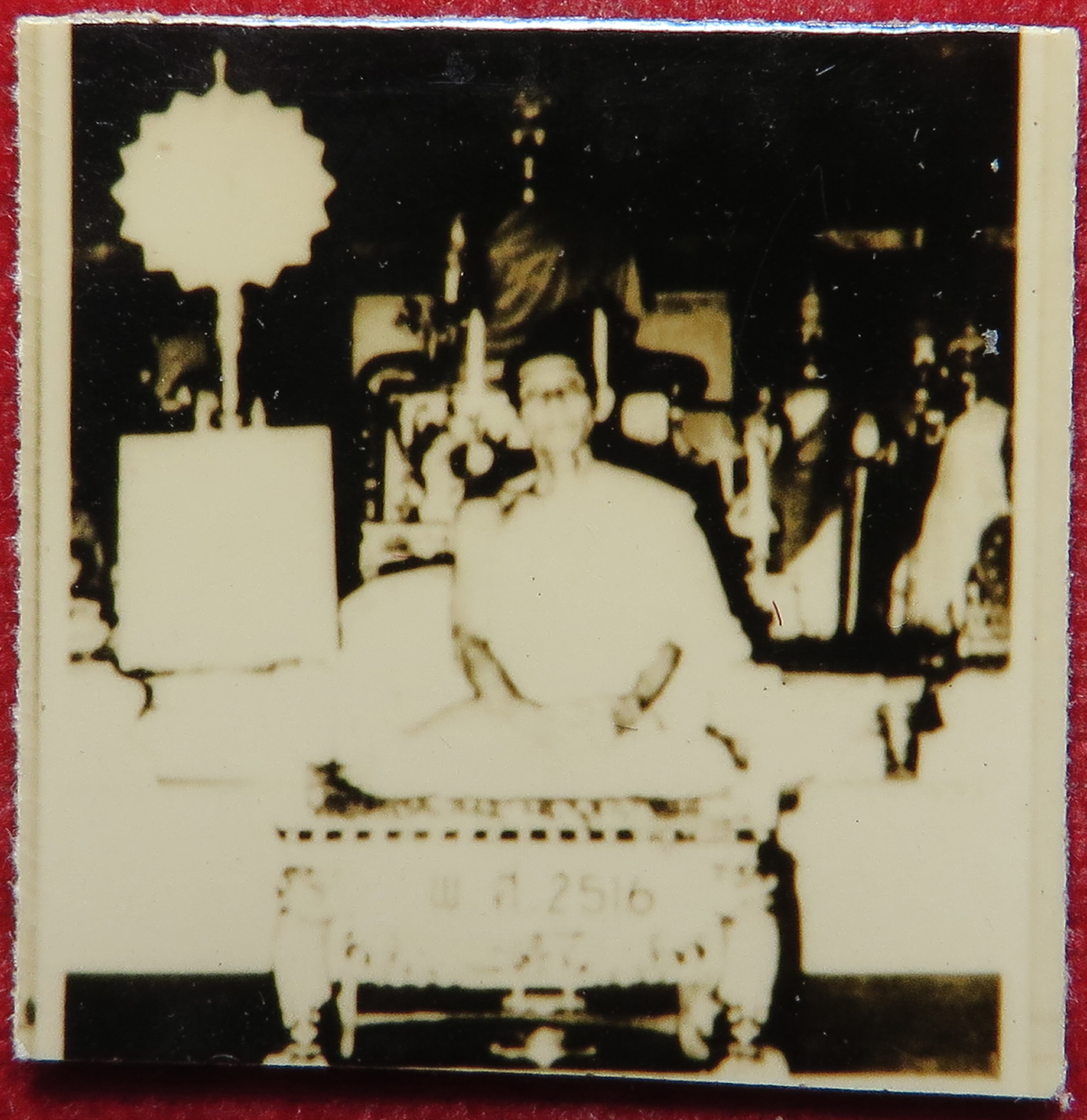 1851 (12) รูปถ่าย ผิวปรอท หลวงพ่อรัตน์ วัดบางบำหรุ จังหวัดกรุงเทพ ปี พ.ศ.2516 (หายาก) รูปจริง ผิวปรอท วิ่งเล่นแสงแวววาว (ส่งฟรี ทั่วประเทศ + รับประกัน พระแท้)