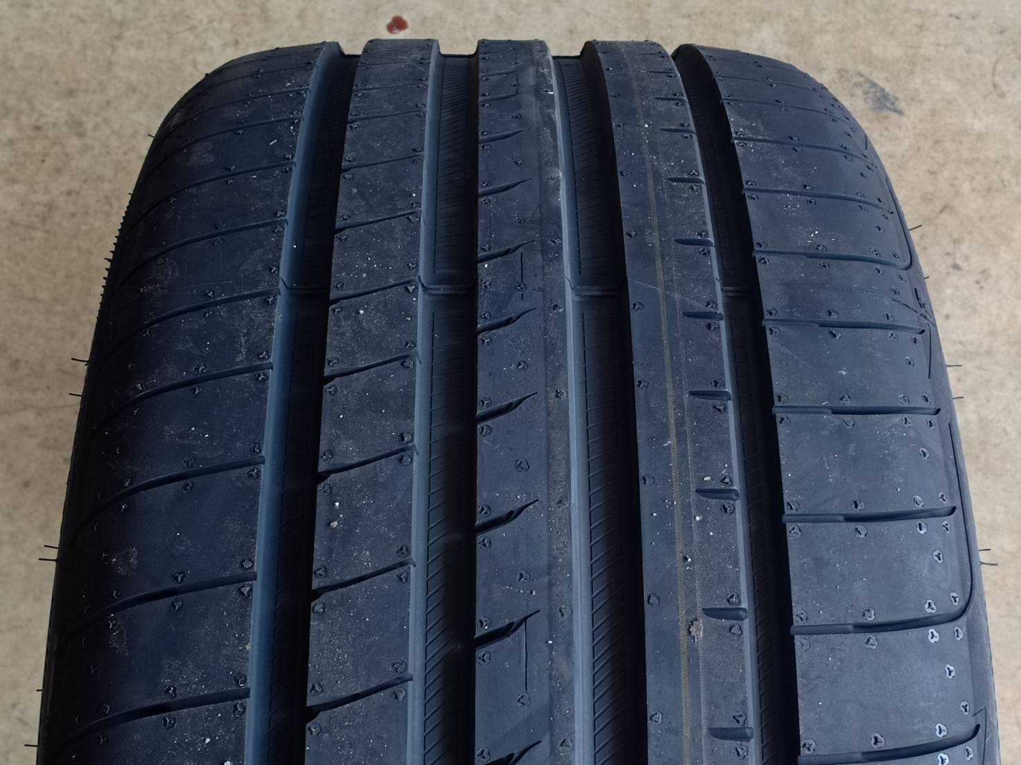 GOODYEAR 255/30R19 EAGLE F1 ASYMMETRIC