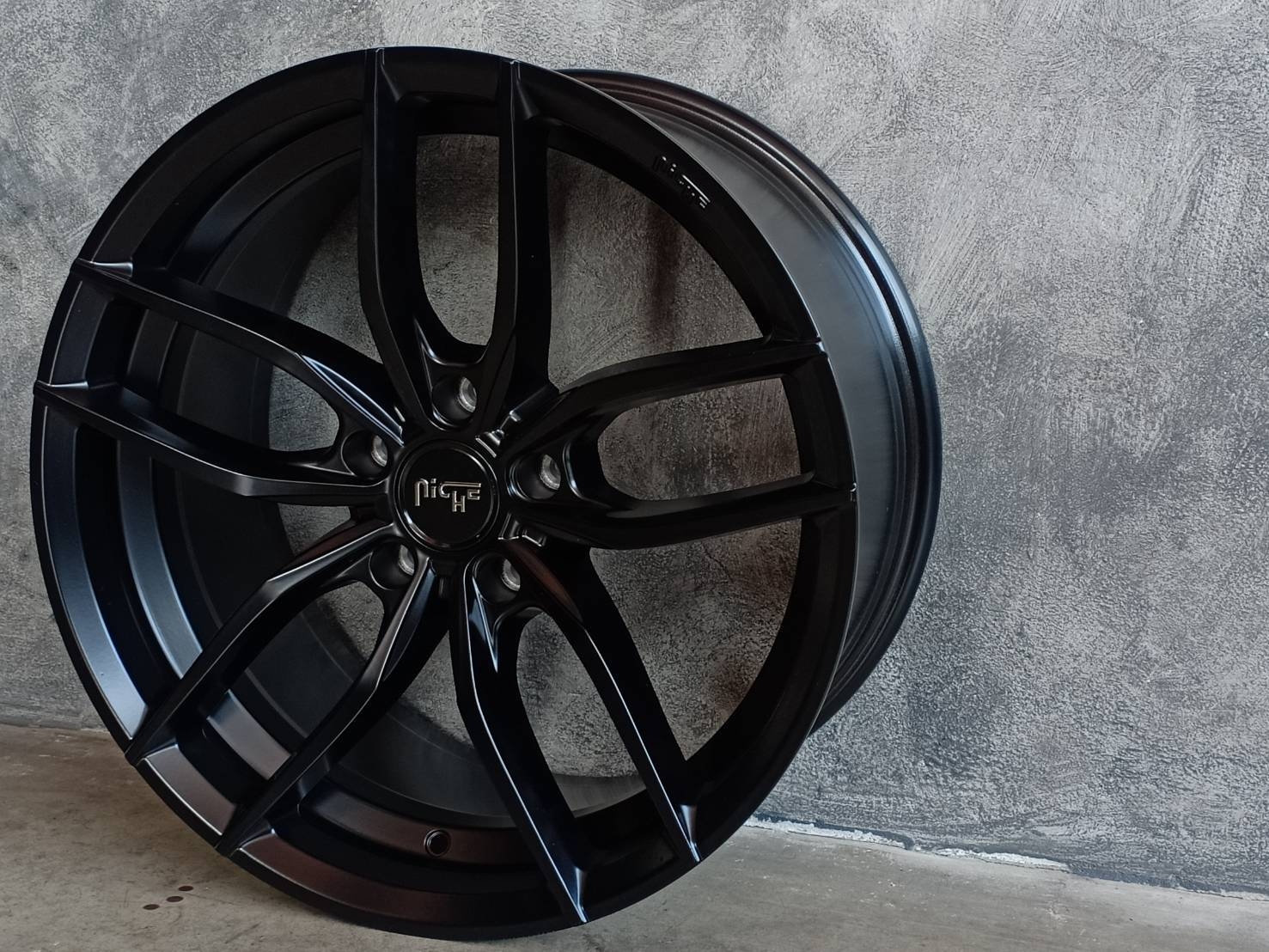 NICHE-VOSSO 19X8.5/9.5 5X120 +35 72.5 MATTE BLACK