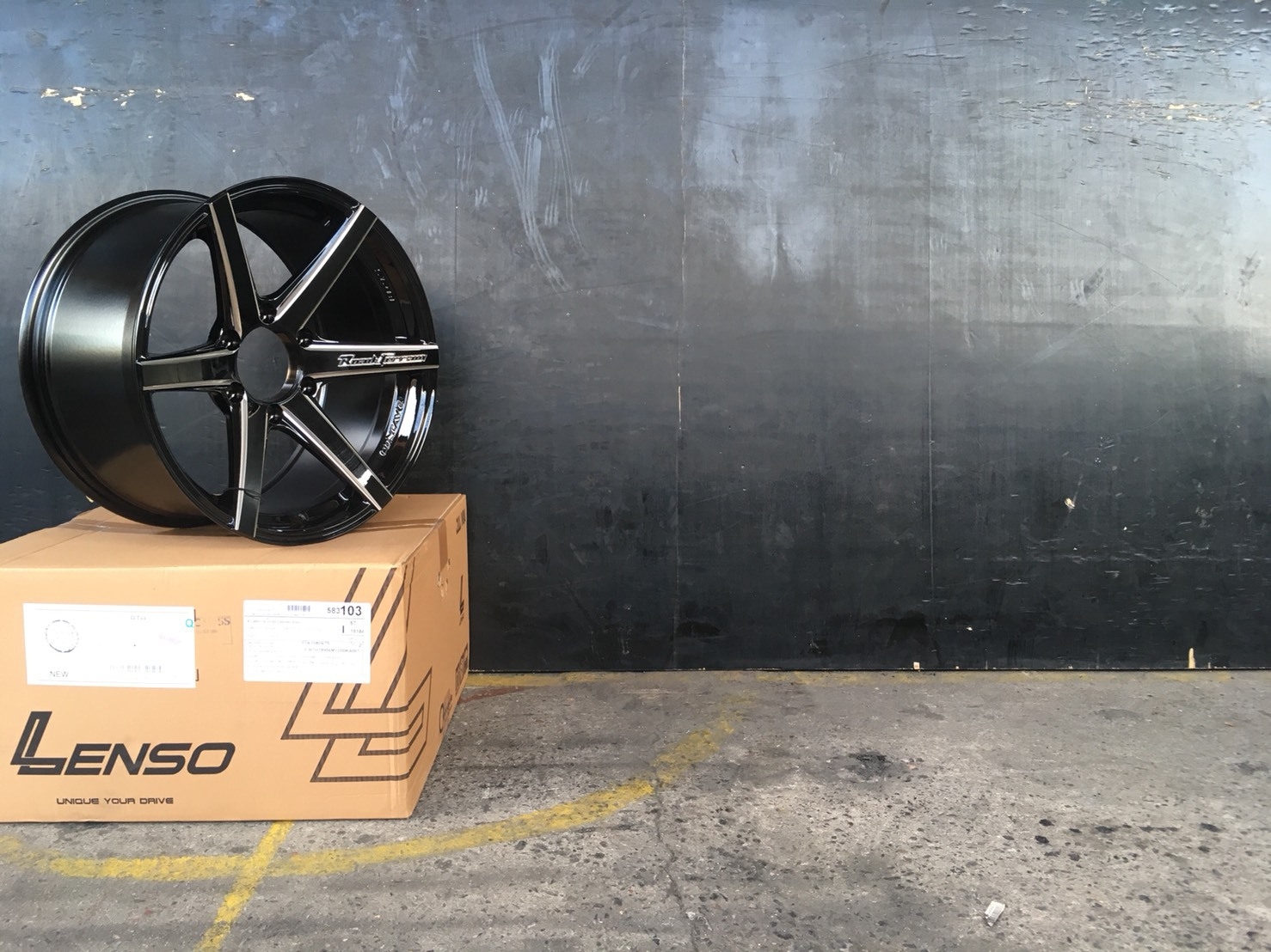 #RTH #LENSO #RTH ขอบ18 6/139.7 กำลังนิยมเลยจร้า ราคาพิเศษสุดๆ