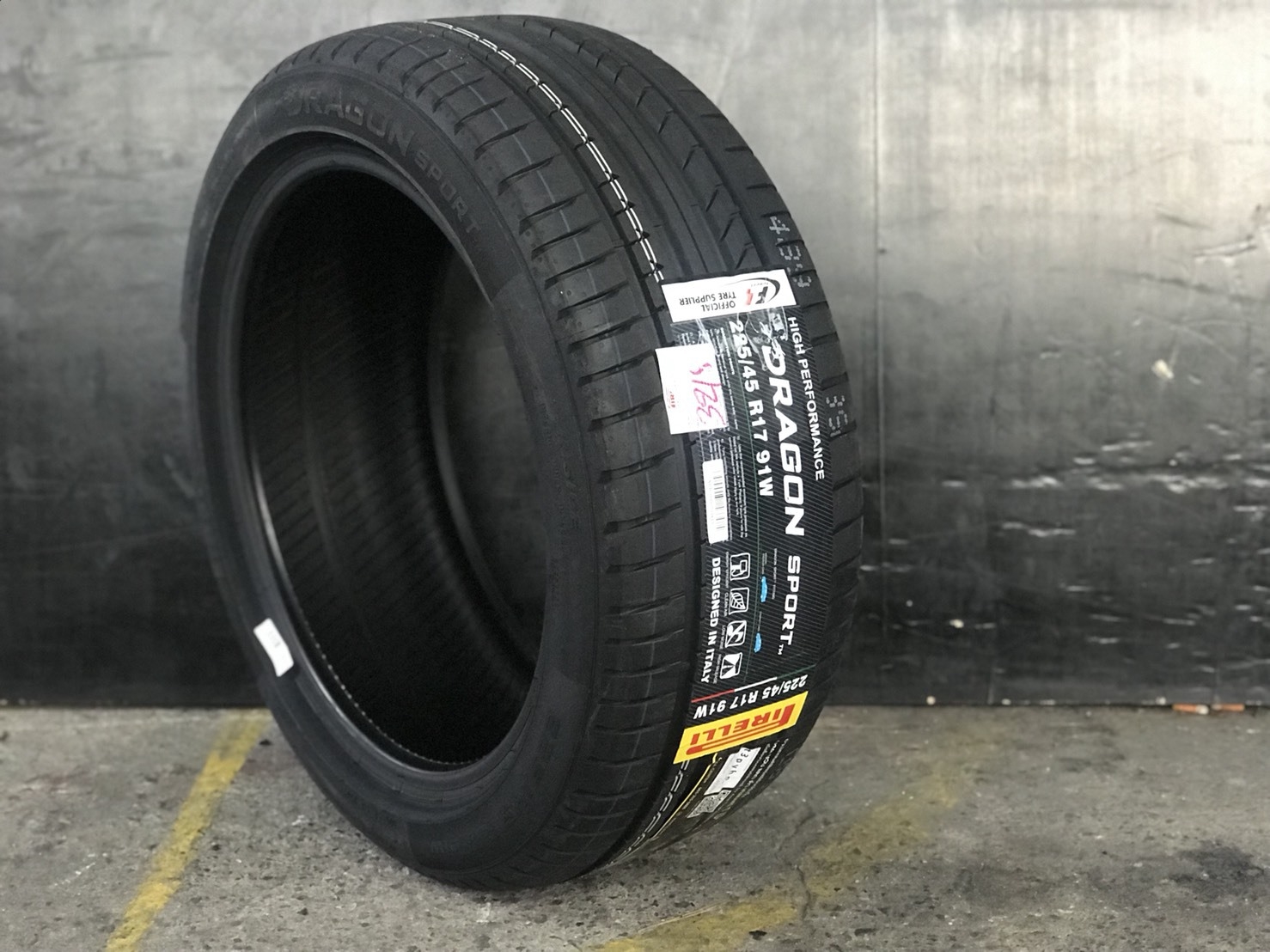 PIRELLI DRAGON SPORT 225/45-17 ราคาส่ง