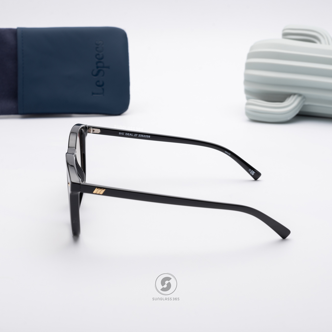 แว่นกันแดด Le Specs LSP2352258 BIG DEAL Black