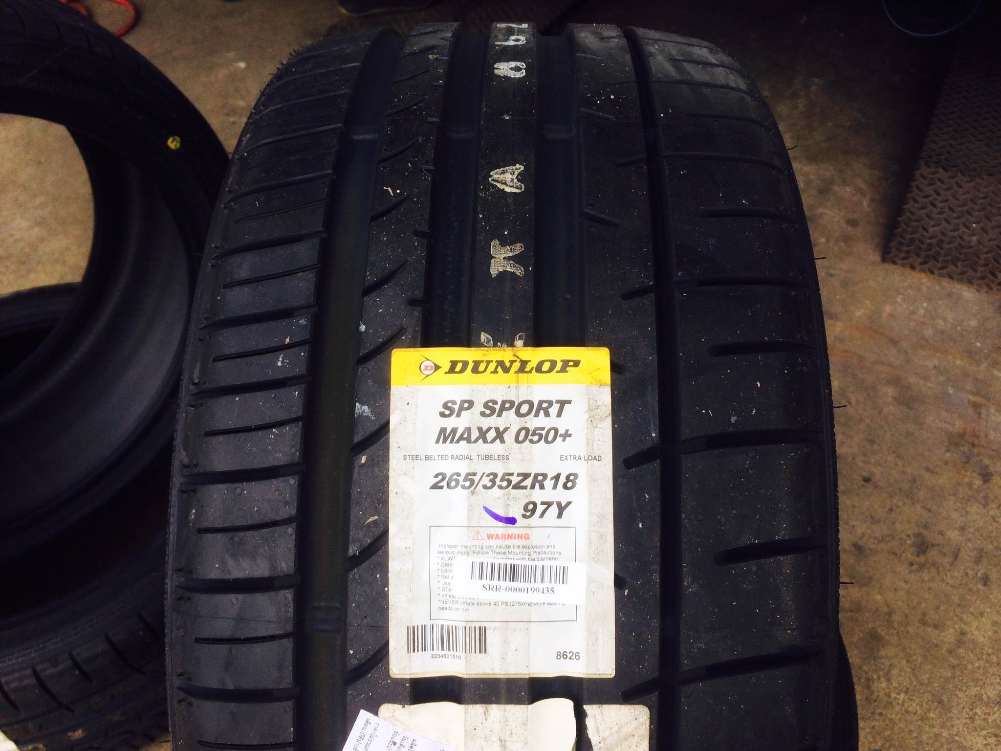 ยางใหม่ DUNLOP SPORTMAXX050+ 265/35-18 เส้น 6800 ปกติ 11000