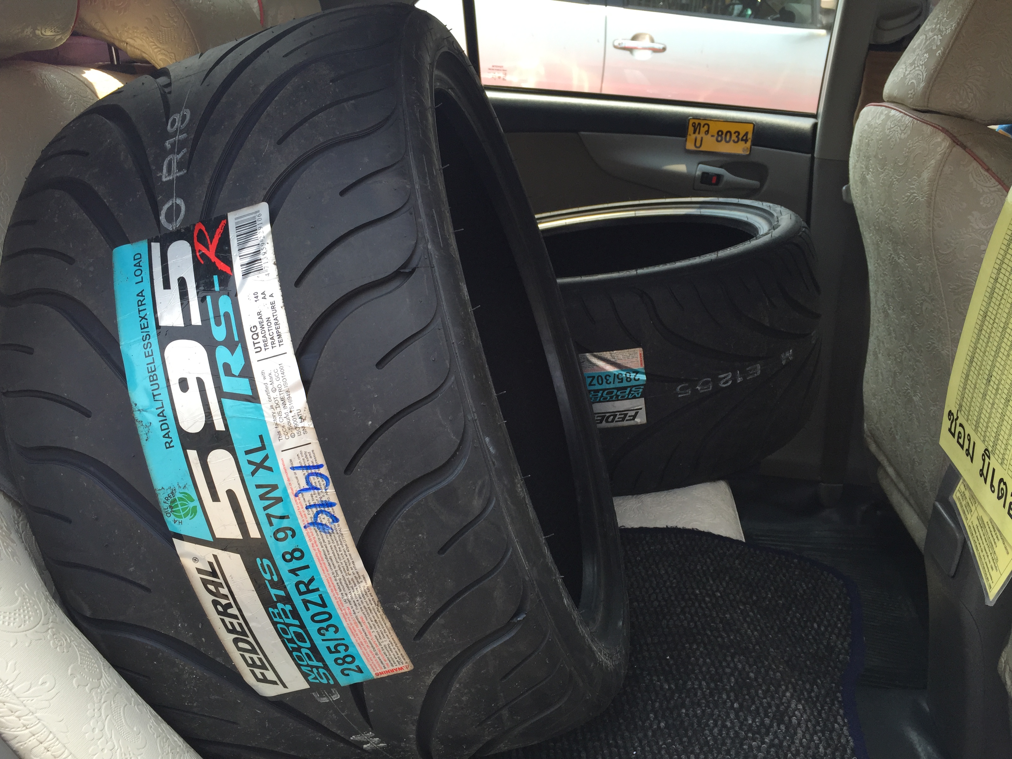 ยางใหม่ FEDRAL 595RSR 285/30-18 เส้น 4750 ปกติ 9500