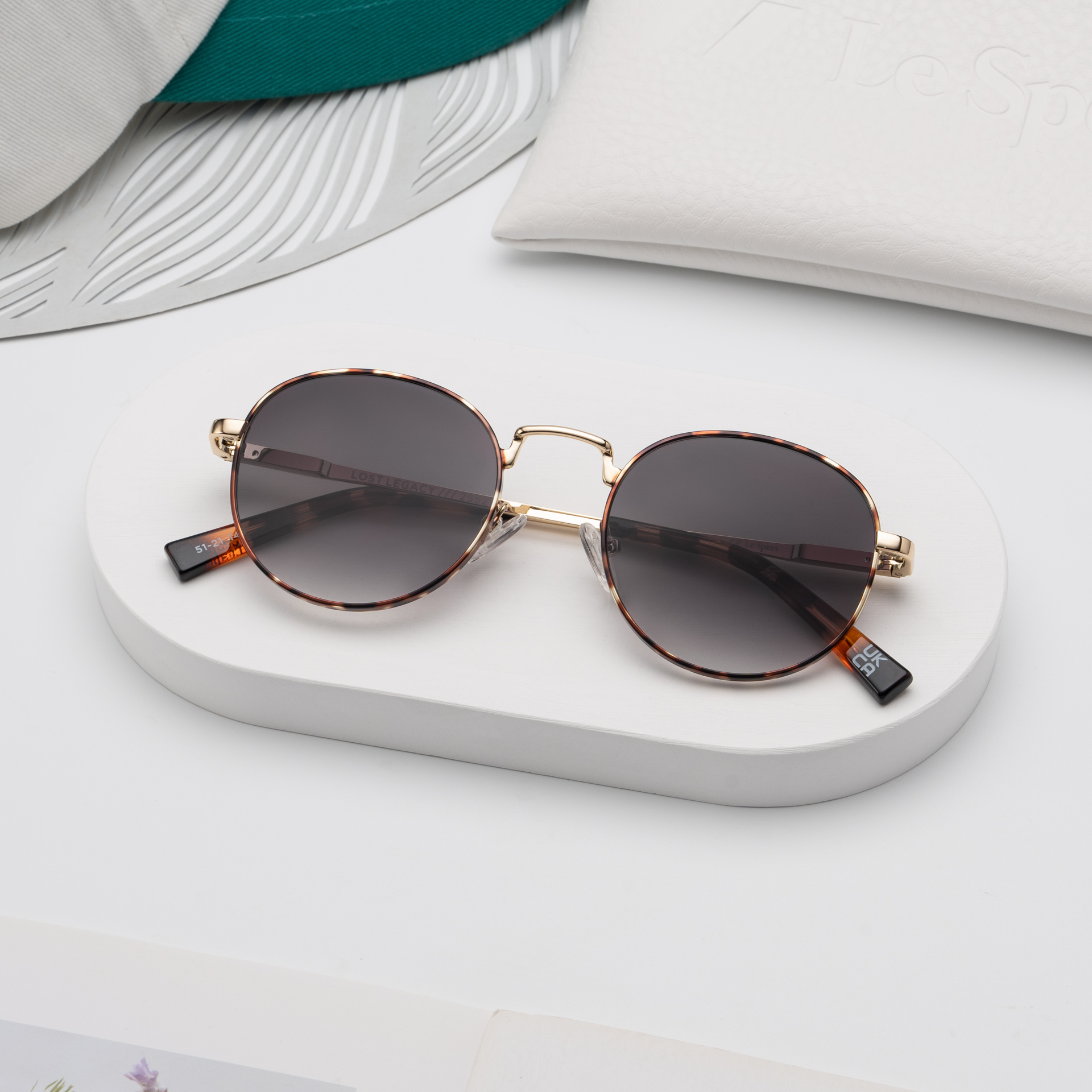 แว่นกันแดด Le Specs LSP2552166 LOST LEGACY Gold Tort Grey Gradient