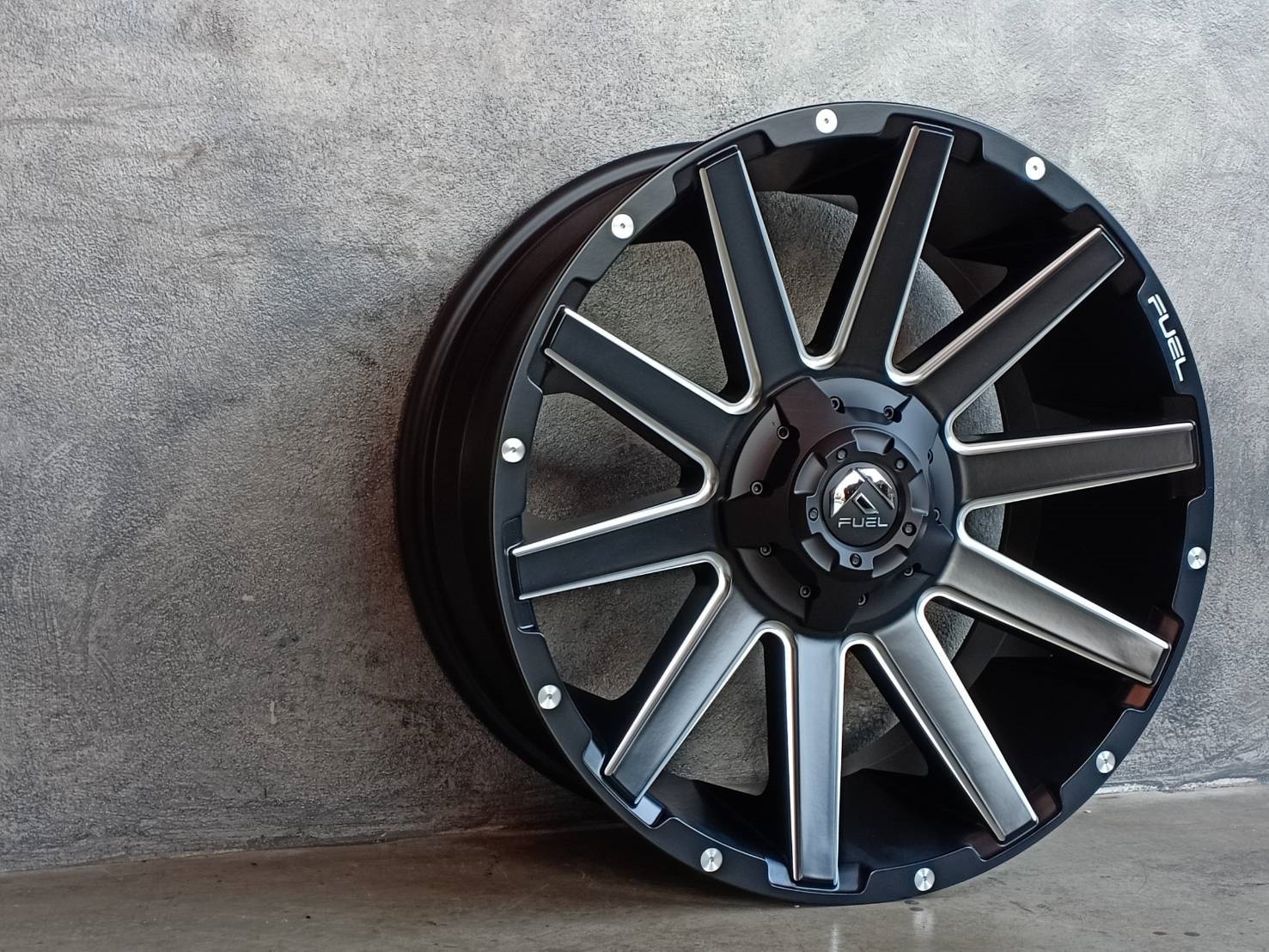 ล้อแท้ FUEL CONTRA ขอบ20 มาใหม่