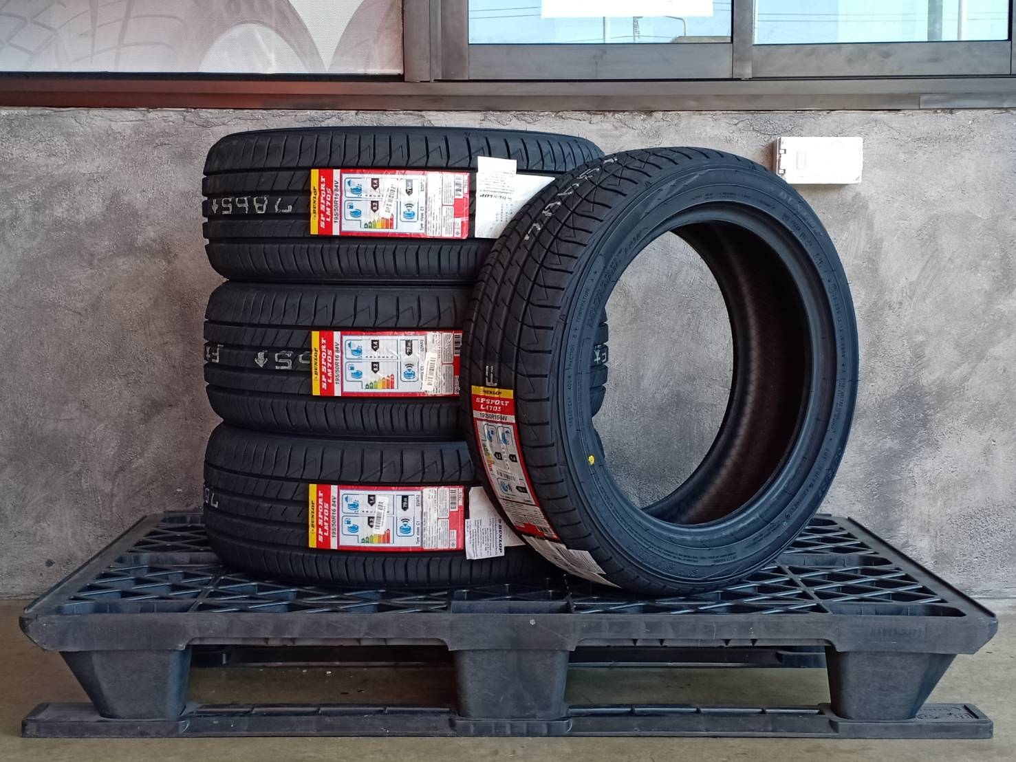 DUNLOP 195/50R16 SP SPORT LM705 84V MADE IN JAPAN