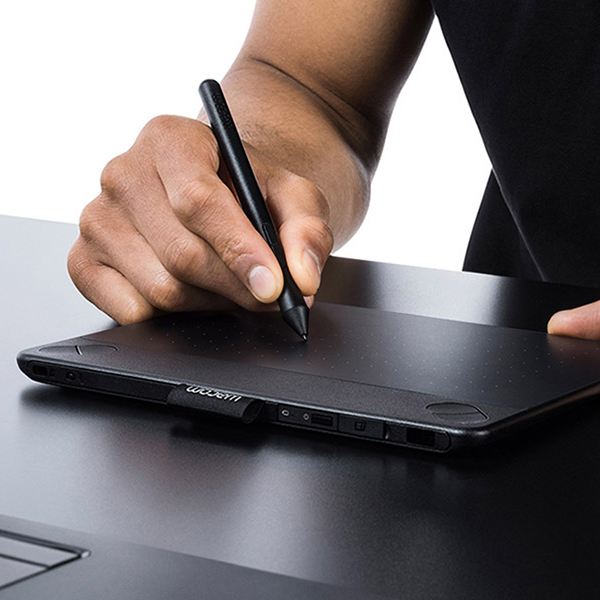 Intuos Art Small Black