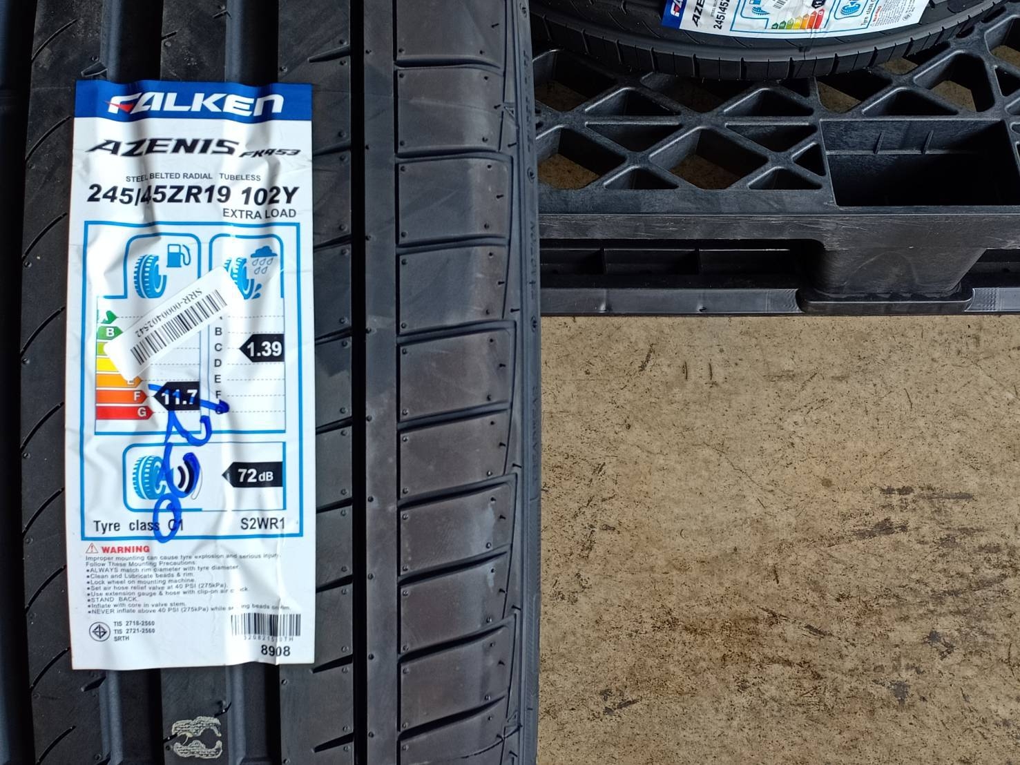 FALKEN 245/45ZR19 AZENIS FK453 102Y MADE IN JAPAN