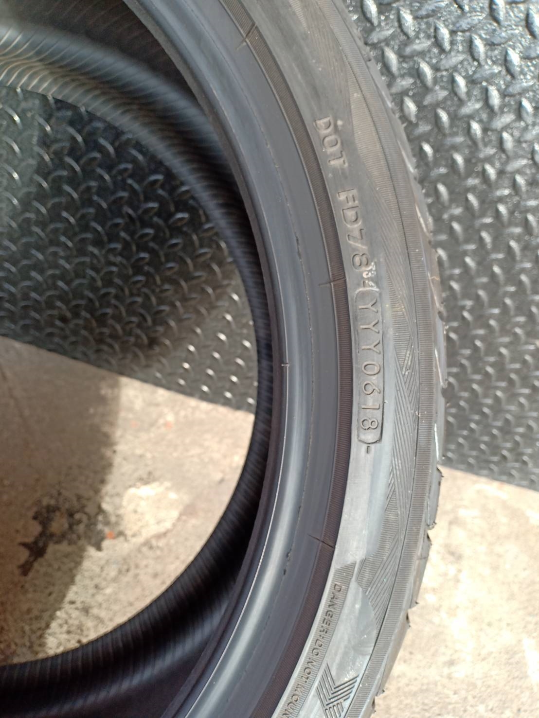 ยางปี18 YOKOHAMA V105 285/30-19 ลดราคาพิเศษ ยางญี่ปุ่น