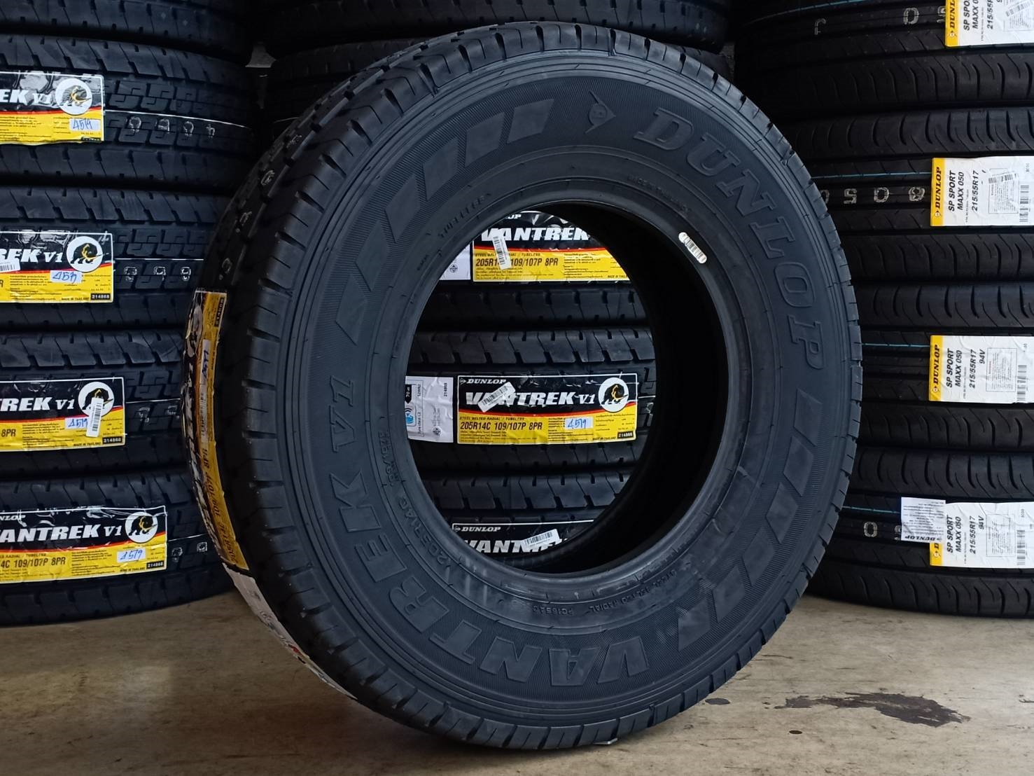 DUNLOP VANTERK V1 205R14 109/107P (ปี19)