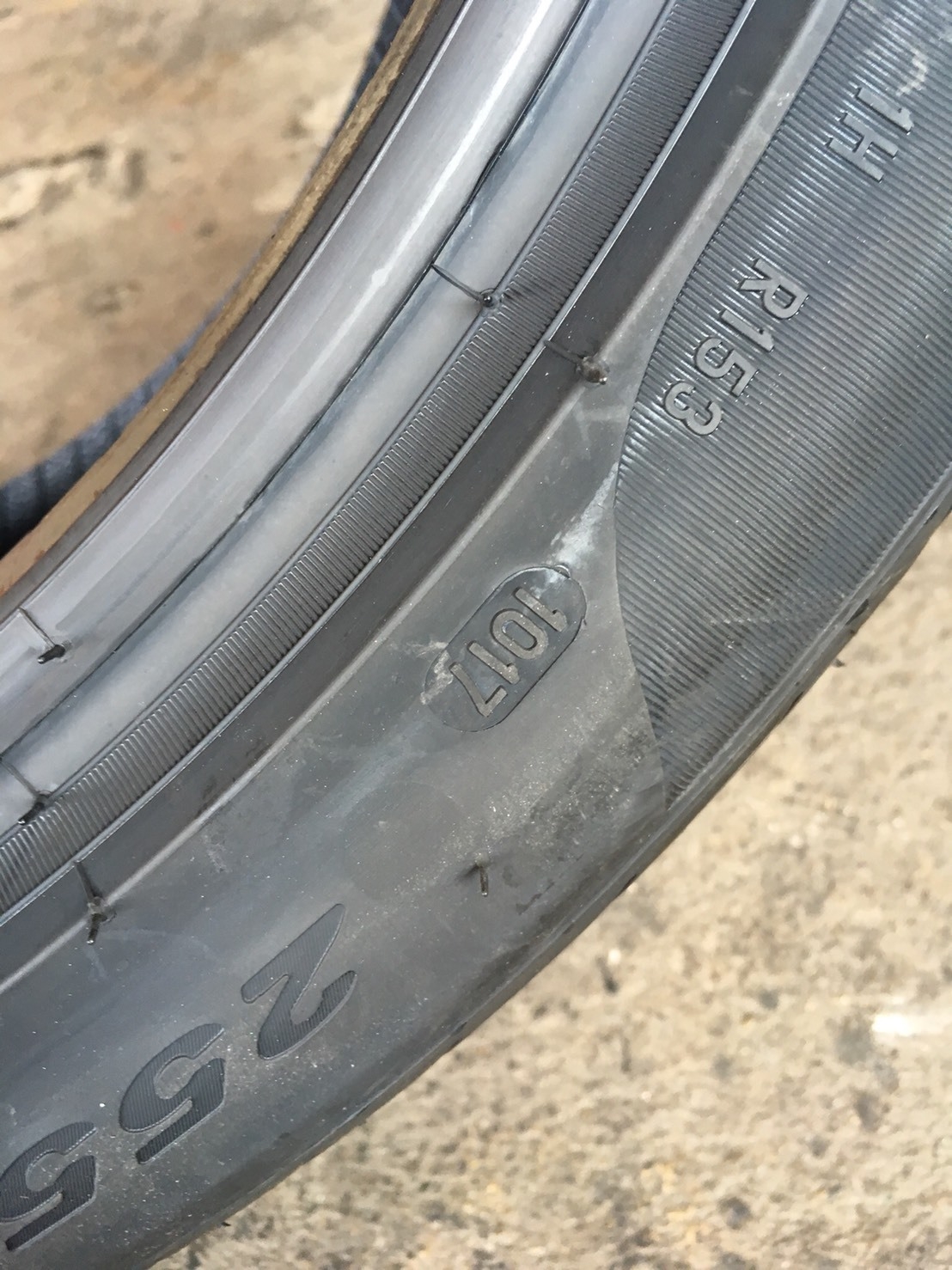 PIRELLI CINTURATO P7 RUNFLAT 255/40-18ราคาพิเศษ