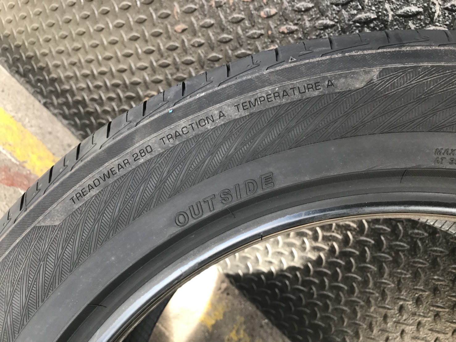 YOKOHAMA ADVAN DB V552 245-50-18 ปี18