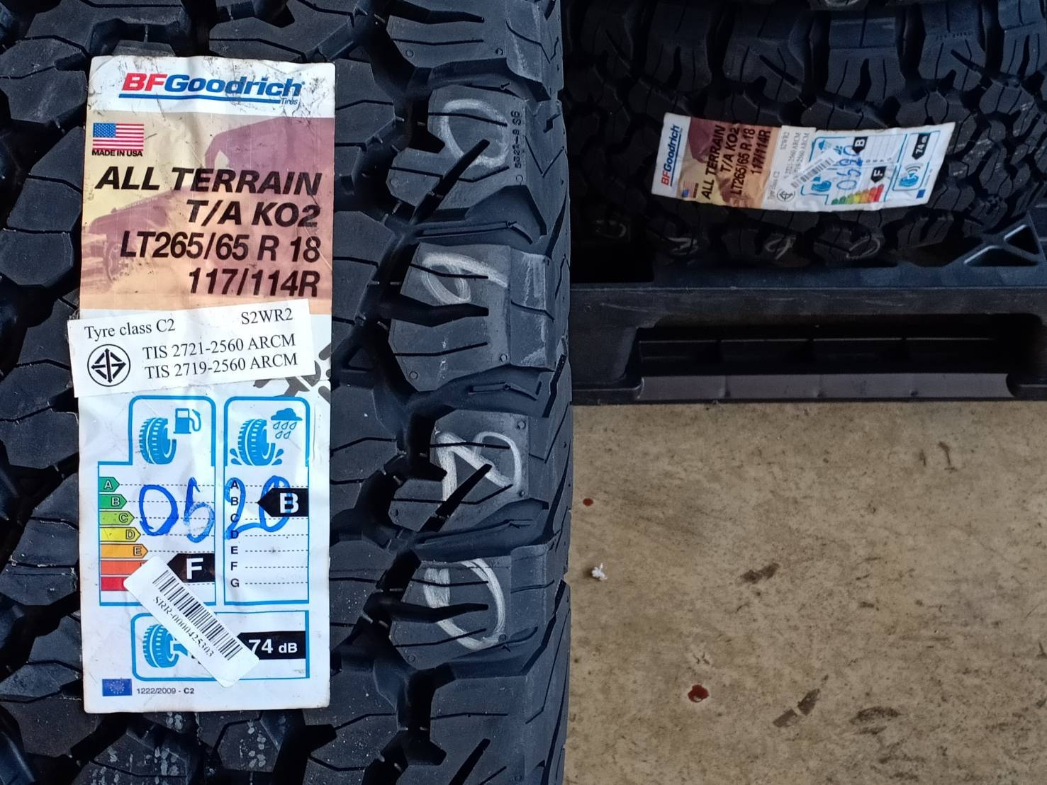 BF-GOODRICH 265/65R18 ALL TERRAIN T/A KO2 117/114R 8PR (ตัวหนังสือขาว) MADE IN U.S.A