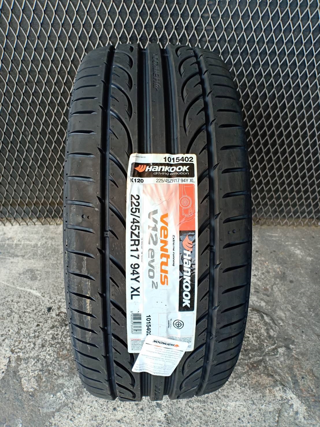 ยางใหม่ปี19 HANKOOK V12EVO2 225/45-17 ราคาถูก