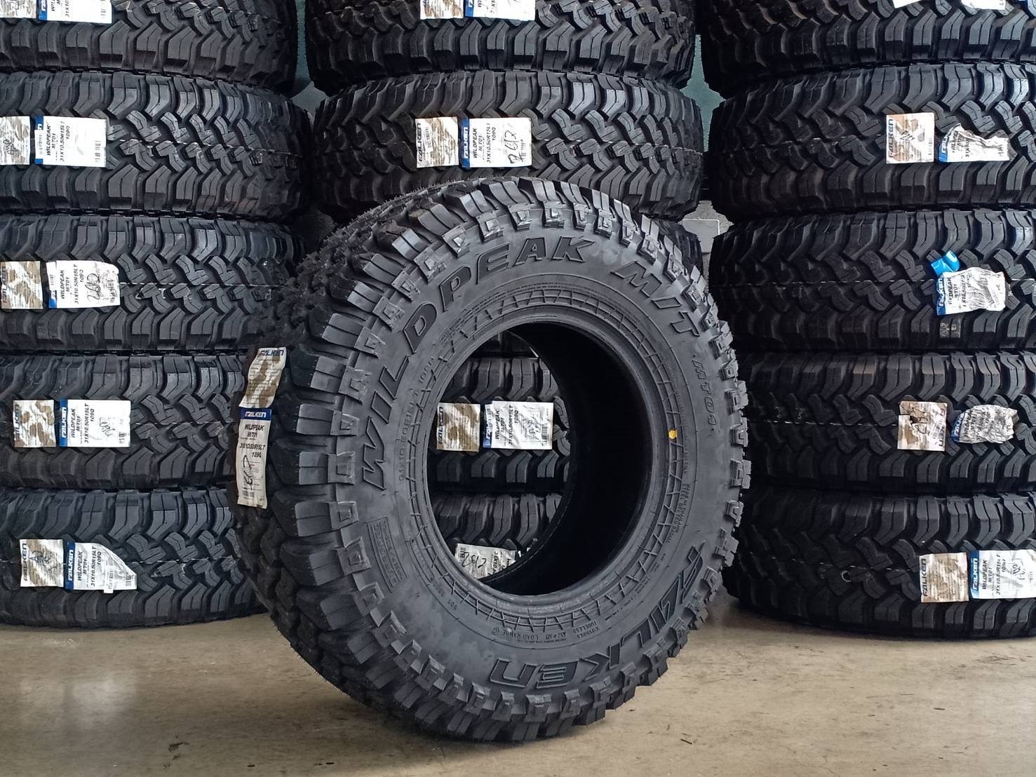 ยางใหม่ปีเก่า ลดราคา FALKEN MT01 31x10.5R15 109Q (ปี17)
