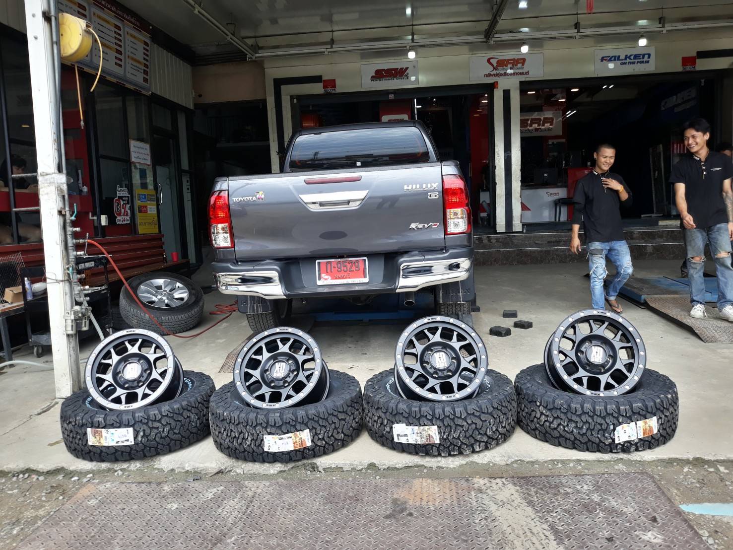 ล้อแท้ KMC XD127ขอบ16 ใส่ REVO