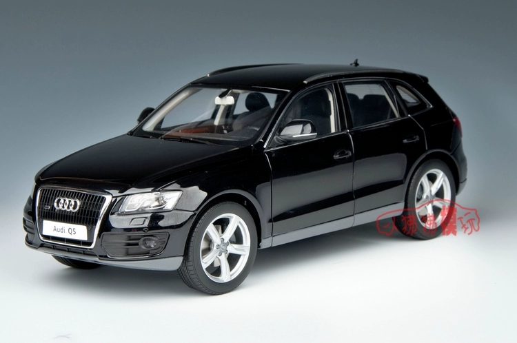 ขาย พรีออเดอร์ โมเดลรถเหล็ก โมเดลรถยนต์ Kyosho Audi Q5 1:`18 มี โปรโมชั่น